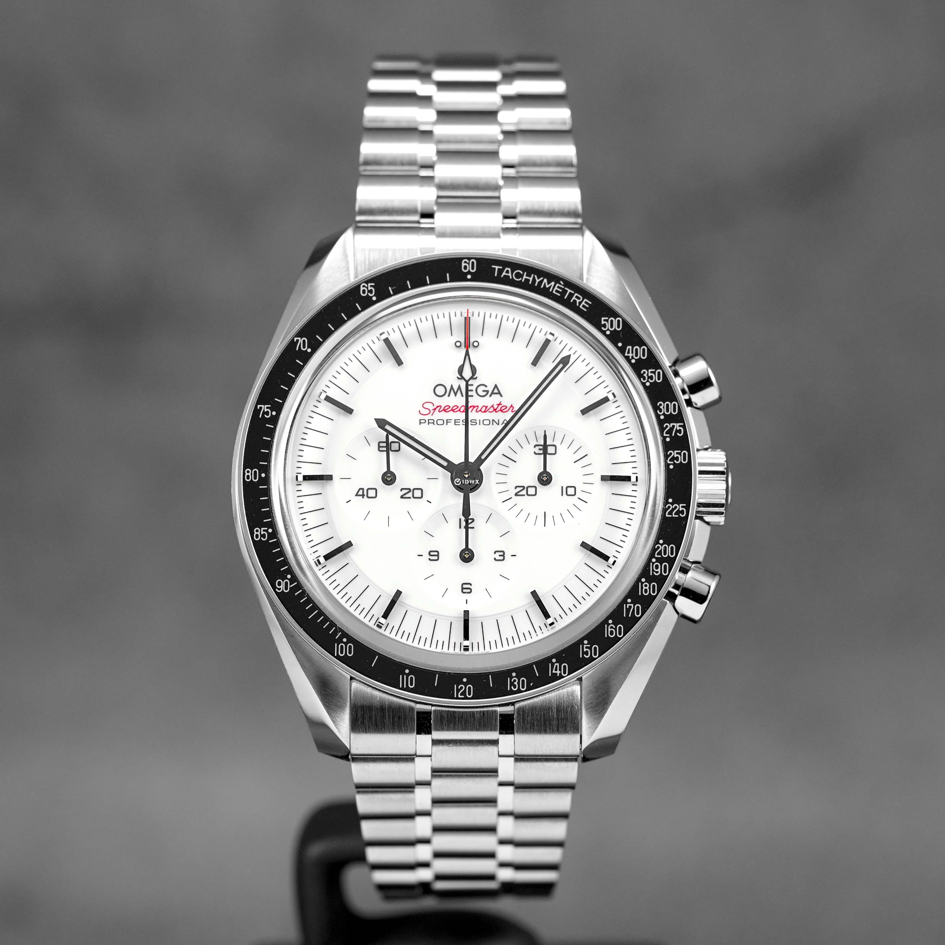 SPEEDMASTER MOONWATCH SAPPHIRE WHITE DIAL (2026)