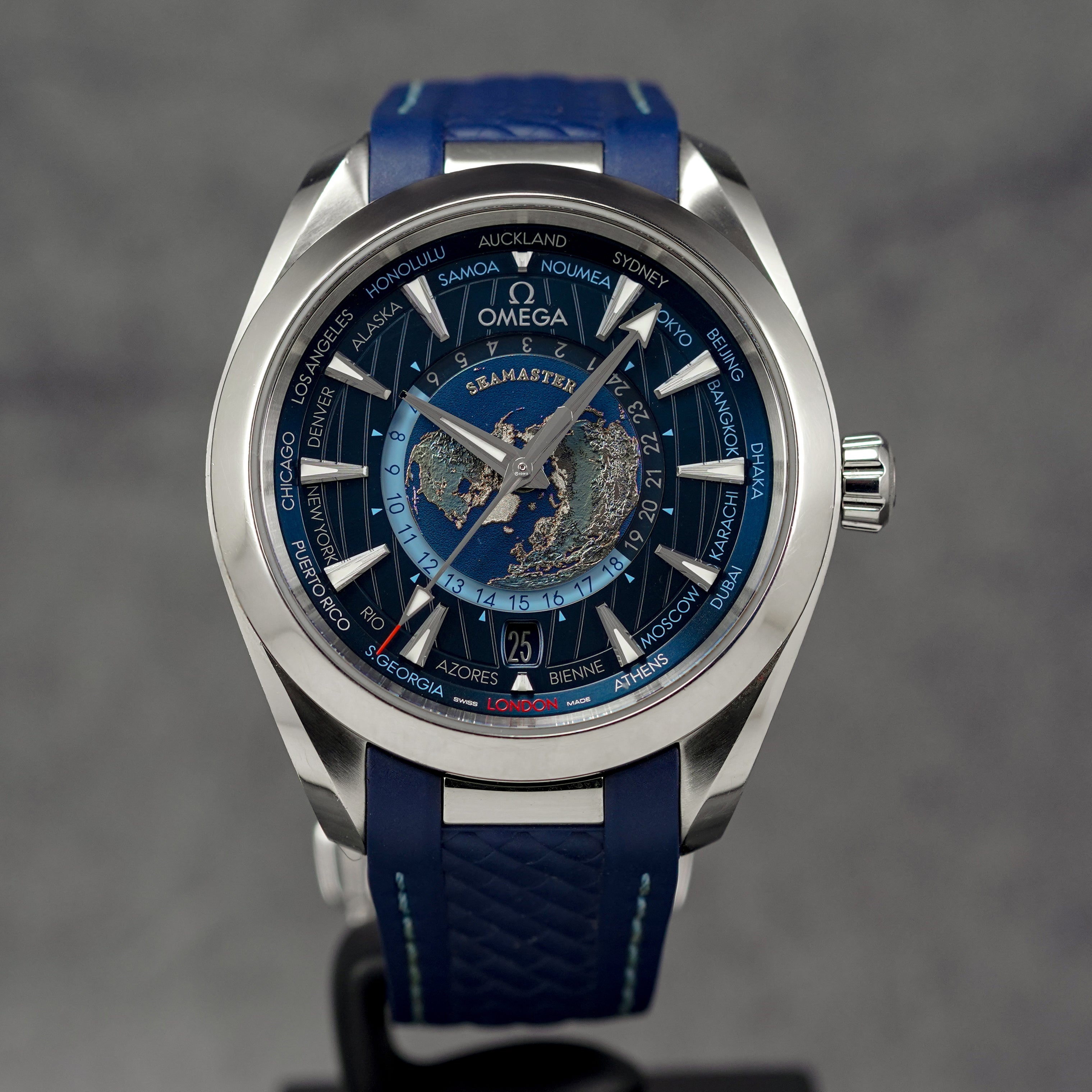SEAMASTER AQUA TERRA 150M WORLDTIMER BLUE RUBBER STRAP (2023)