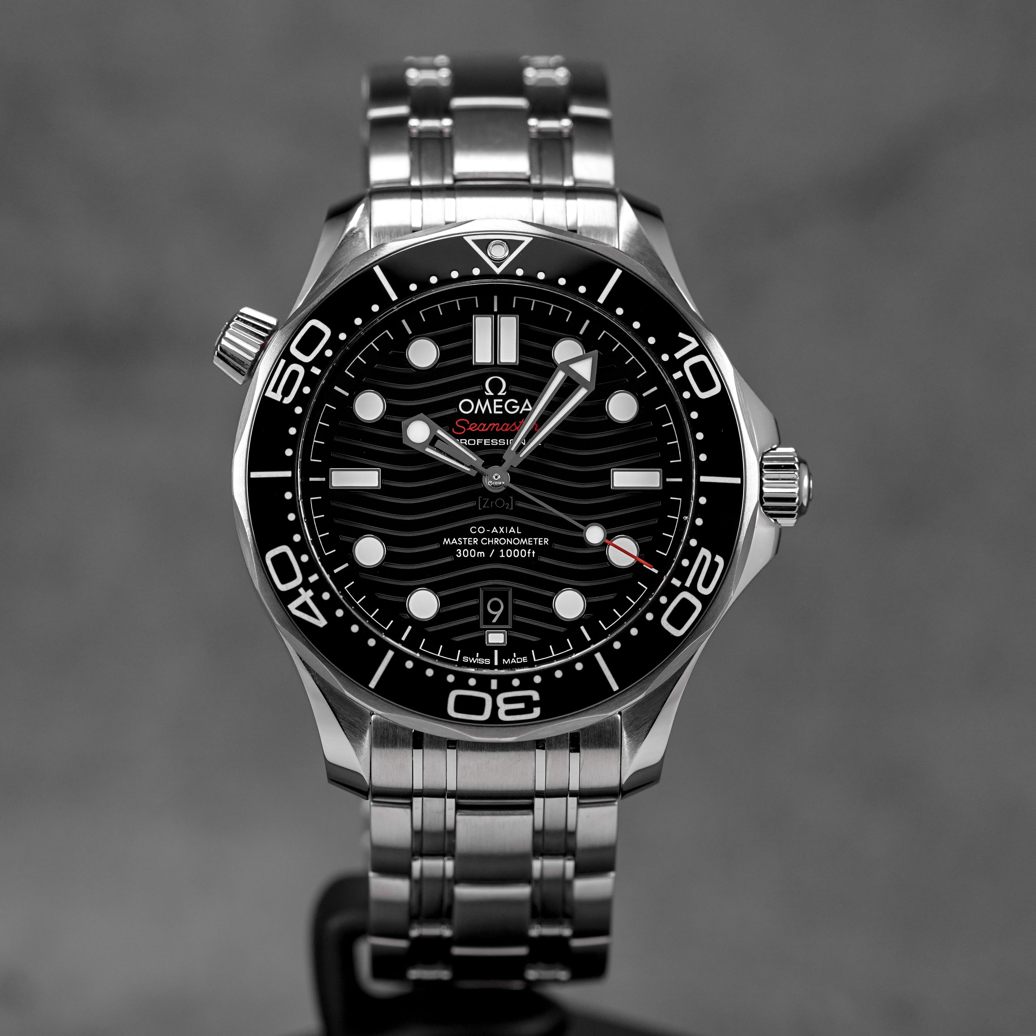 SEAMASTER DIVER 300 BLACK DIAL (2019)