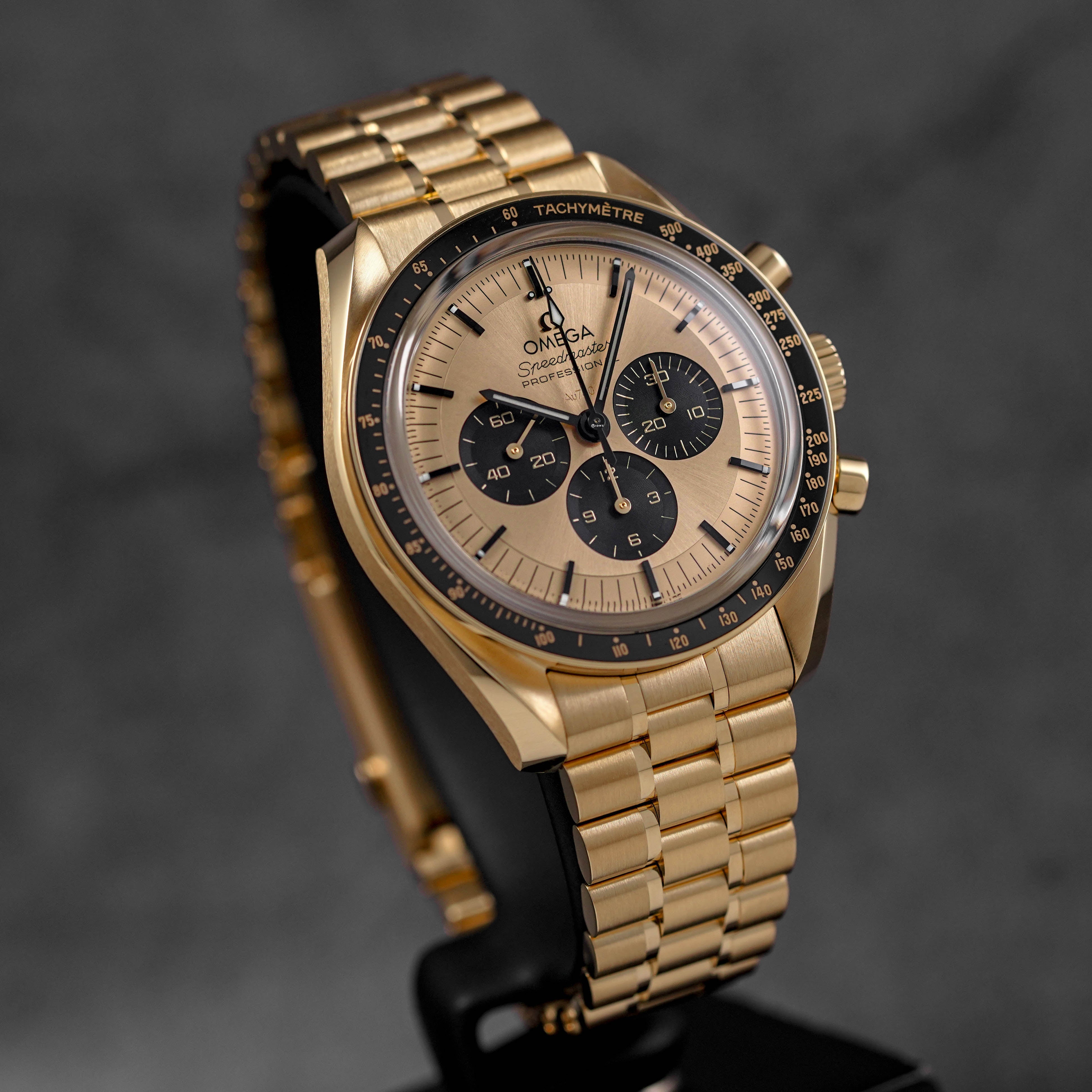 SPEEDMASTER MOONWATCH SAPPHIRE MOONSHINE GOLD CHAMPAGNE DIAL (2024)