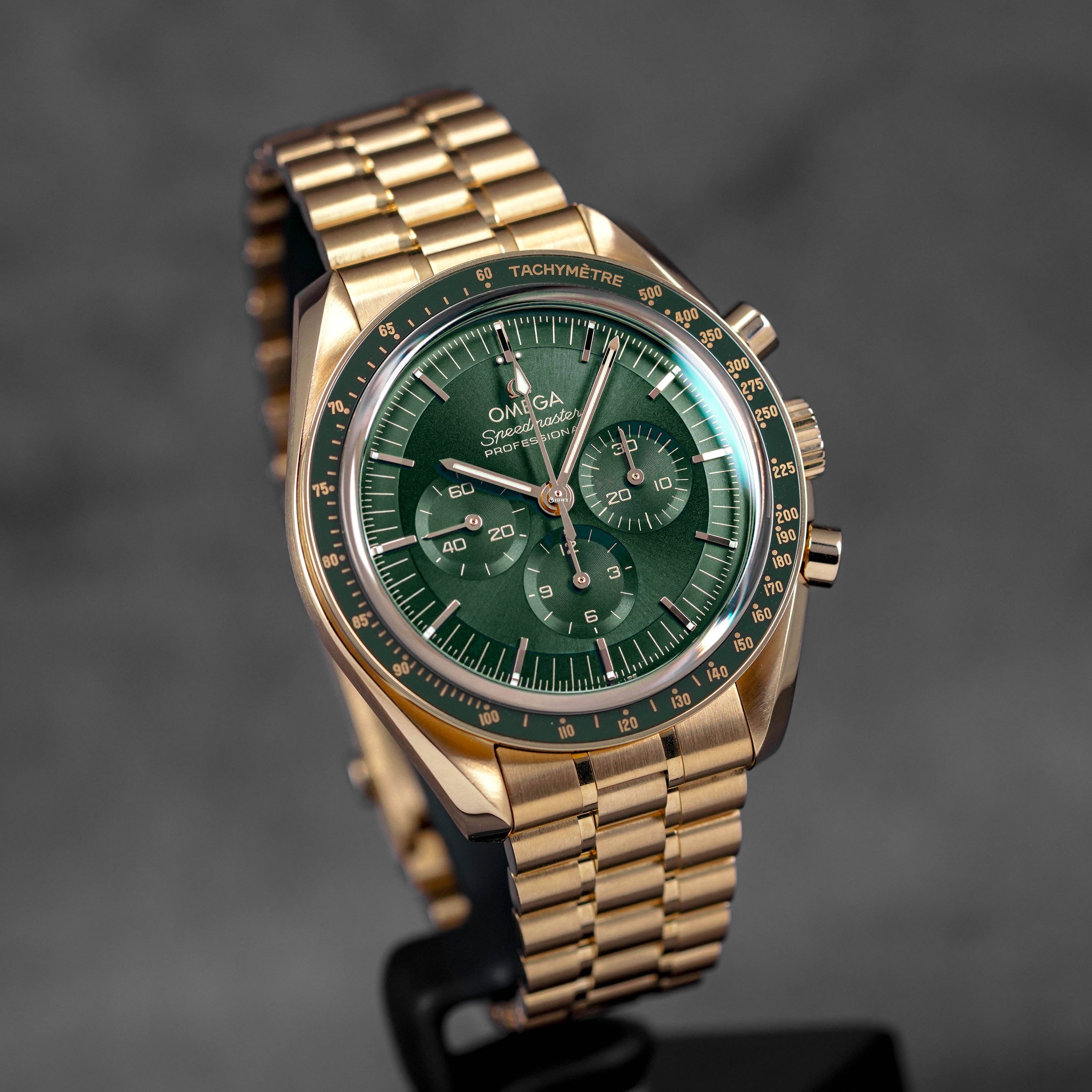 SPEEDMASTER MOONWATCH MOONSHINE GOLD GREEN DIAL (2023)