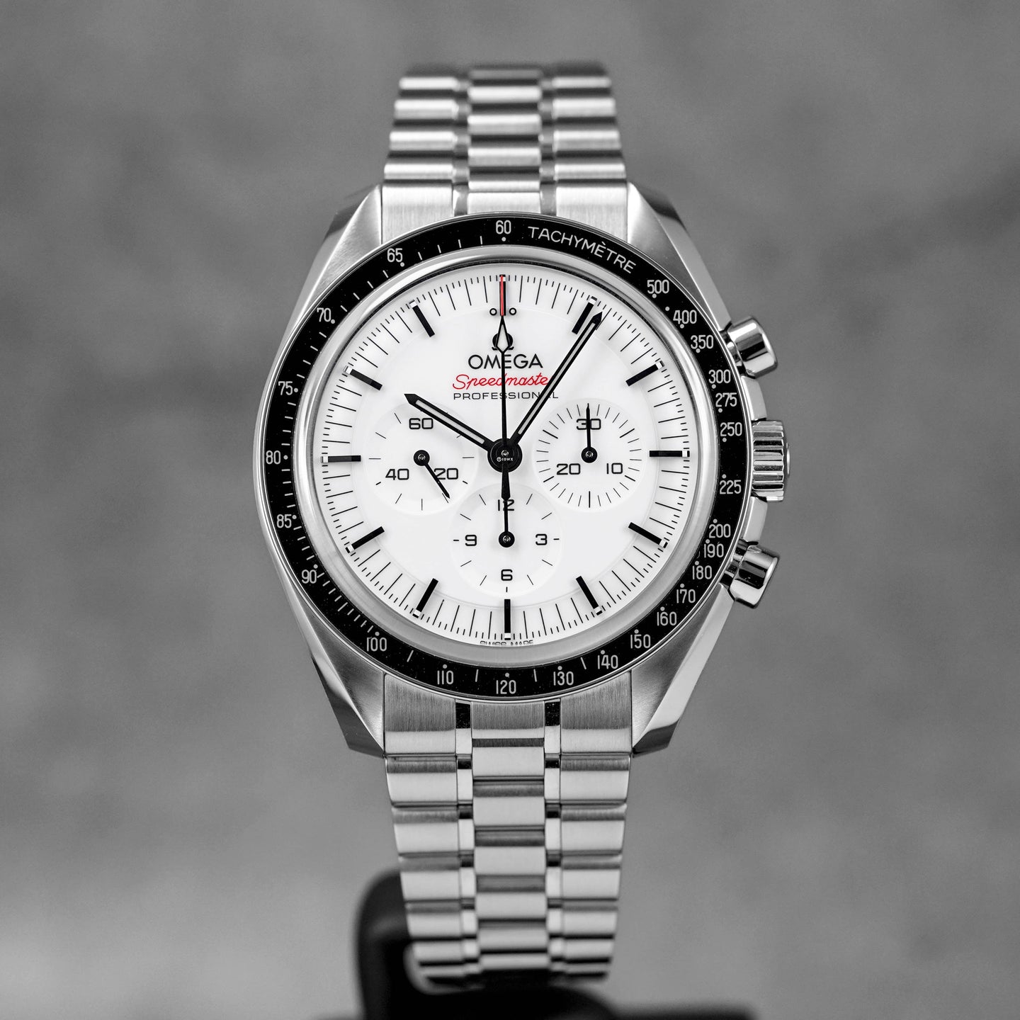 SPEEDMASTER MOONWATCH SAPPHIRE WHITE DIAL (2024)