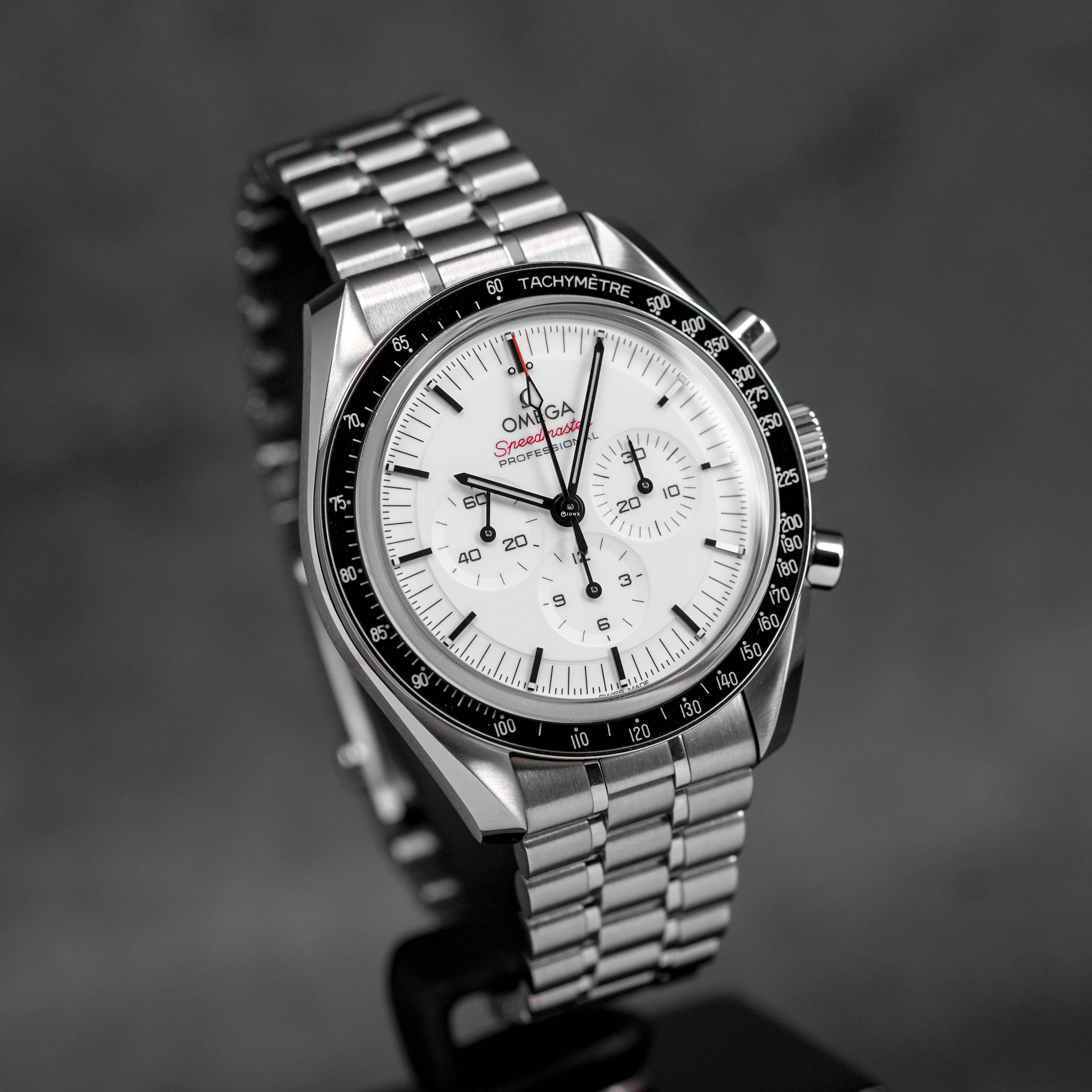 SPEEDMASTER MOONWATCH SAPPHIRE WHITE DIAL (2024)