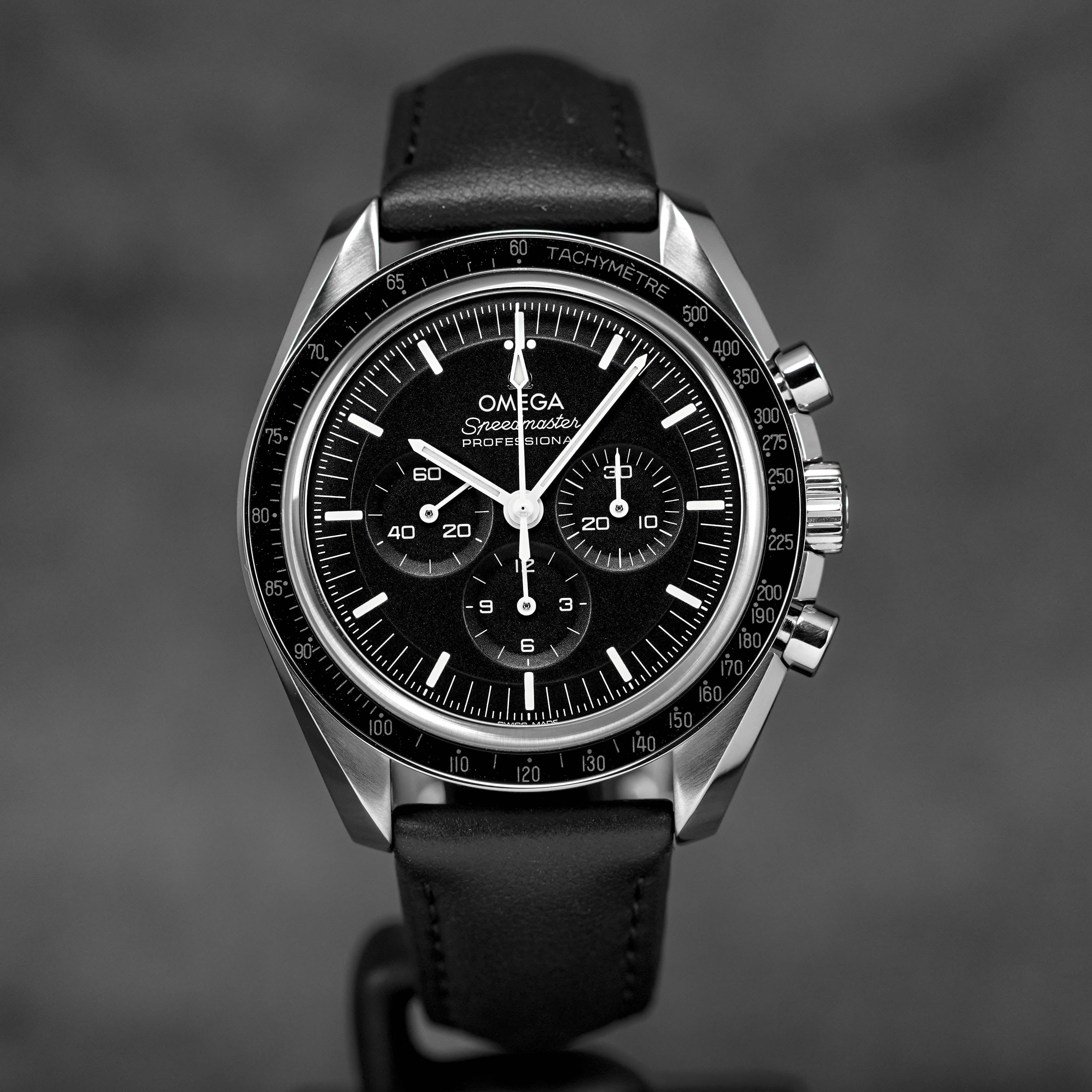 SPEEDMASTER MOONWATCH SAPPHIRE LEATHER STRAP (2023)
