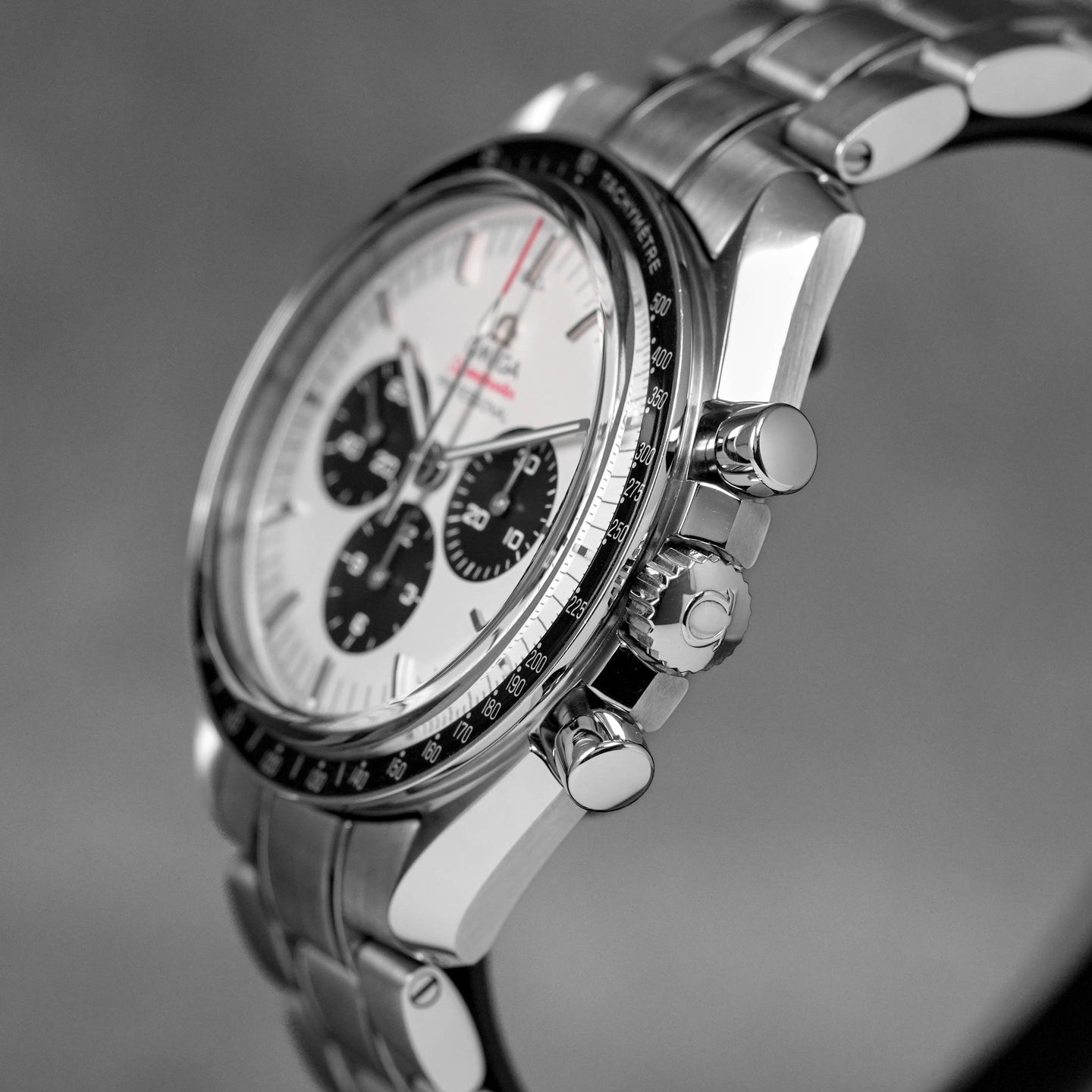 Harga Omega Speedmaster Tokyo Panda