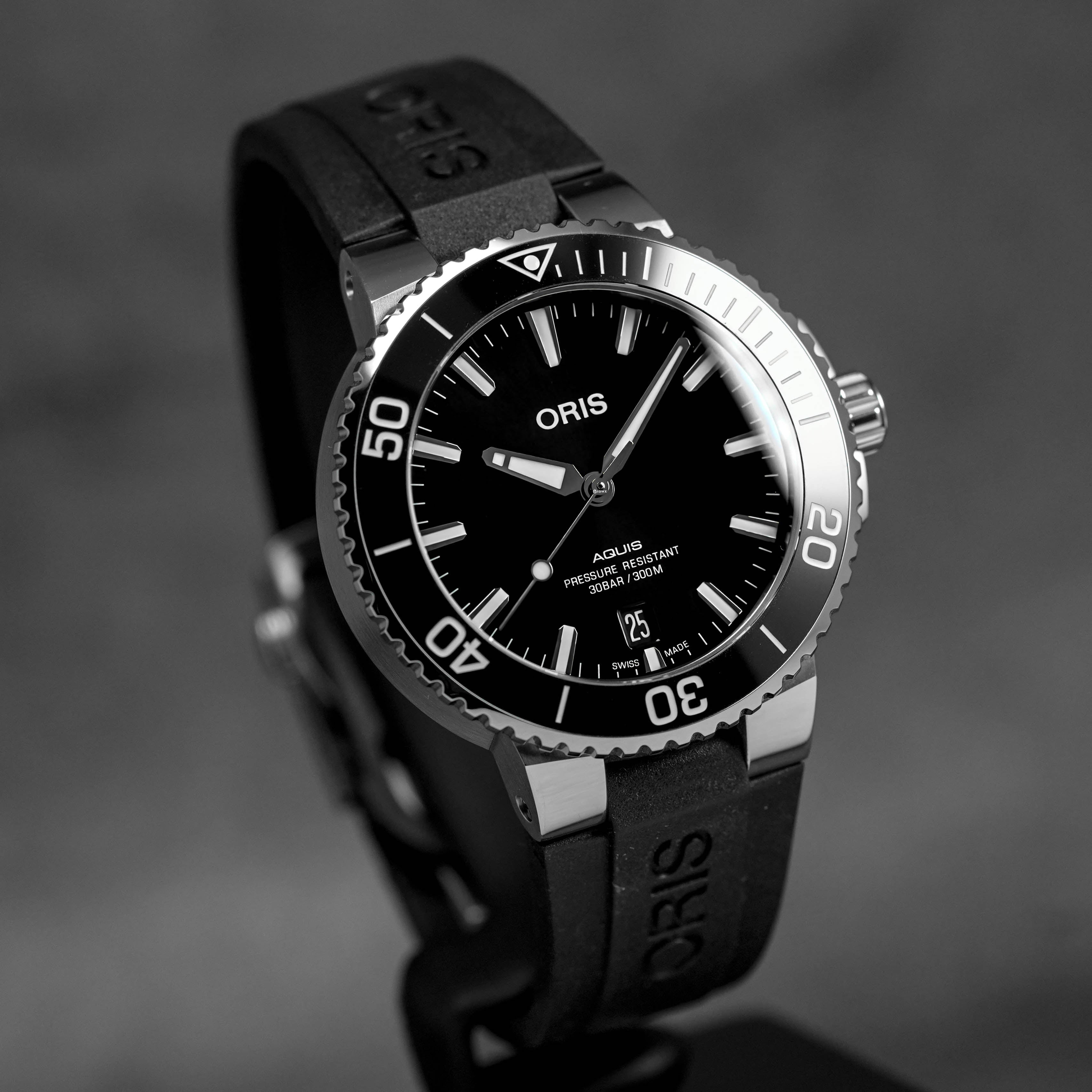 AQUIS DATE BLACK DIAL (2024)