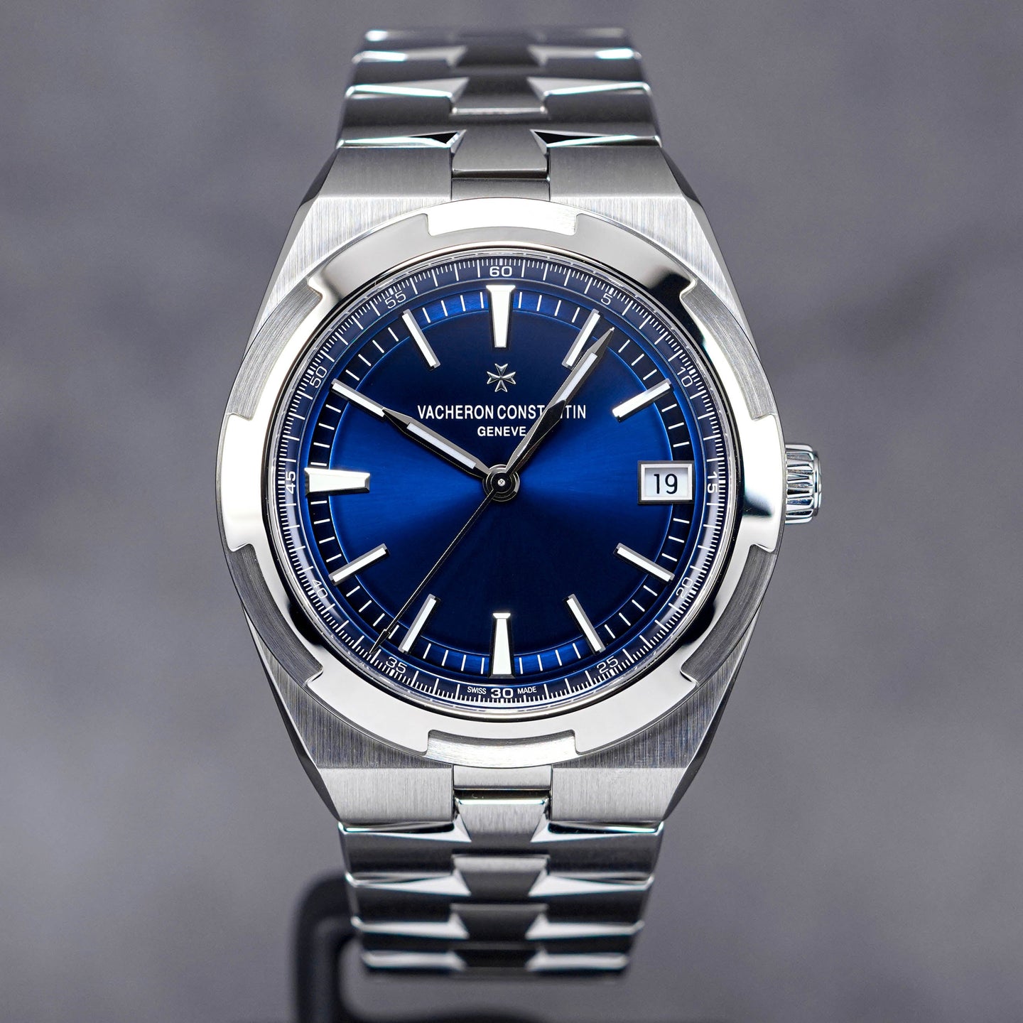 OVERSEAS BLUE DIAL (2023)