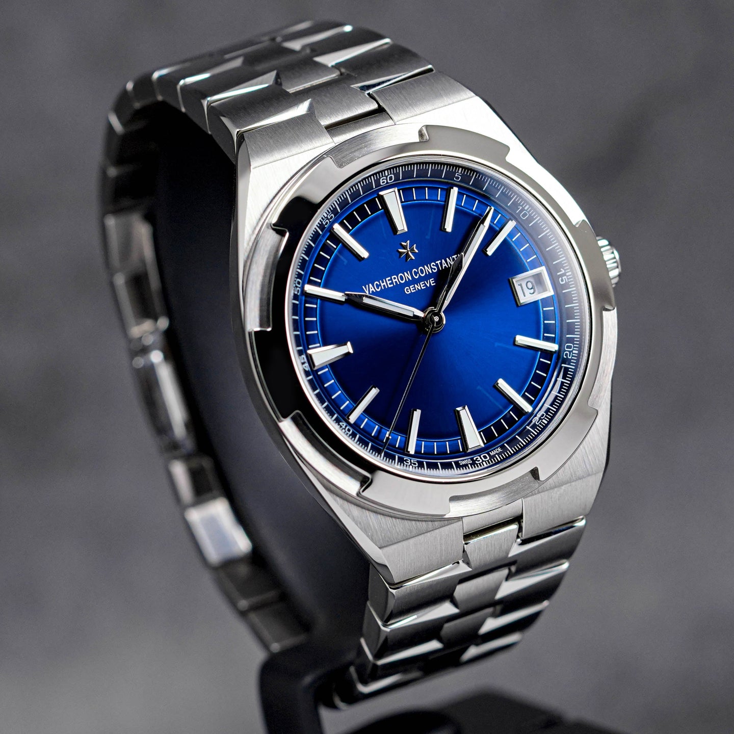 OVERSEAS BLUE DIAL (2023)