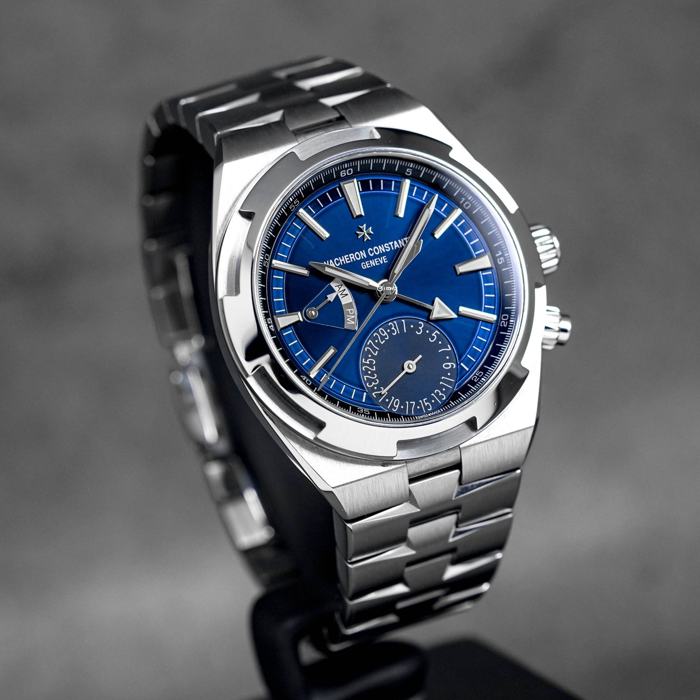 OVERSEAS DUALTIME BLUE DIAL (2020)