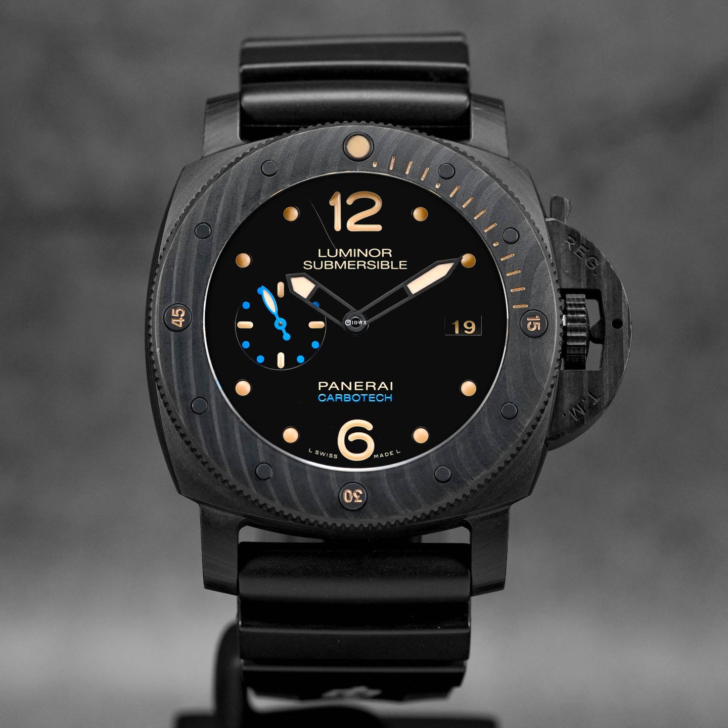 LUMINOR SUBMERSIBLE 1950 3 DAYS CARBOTECH 47MM PAM 616 (2019)