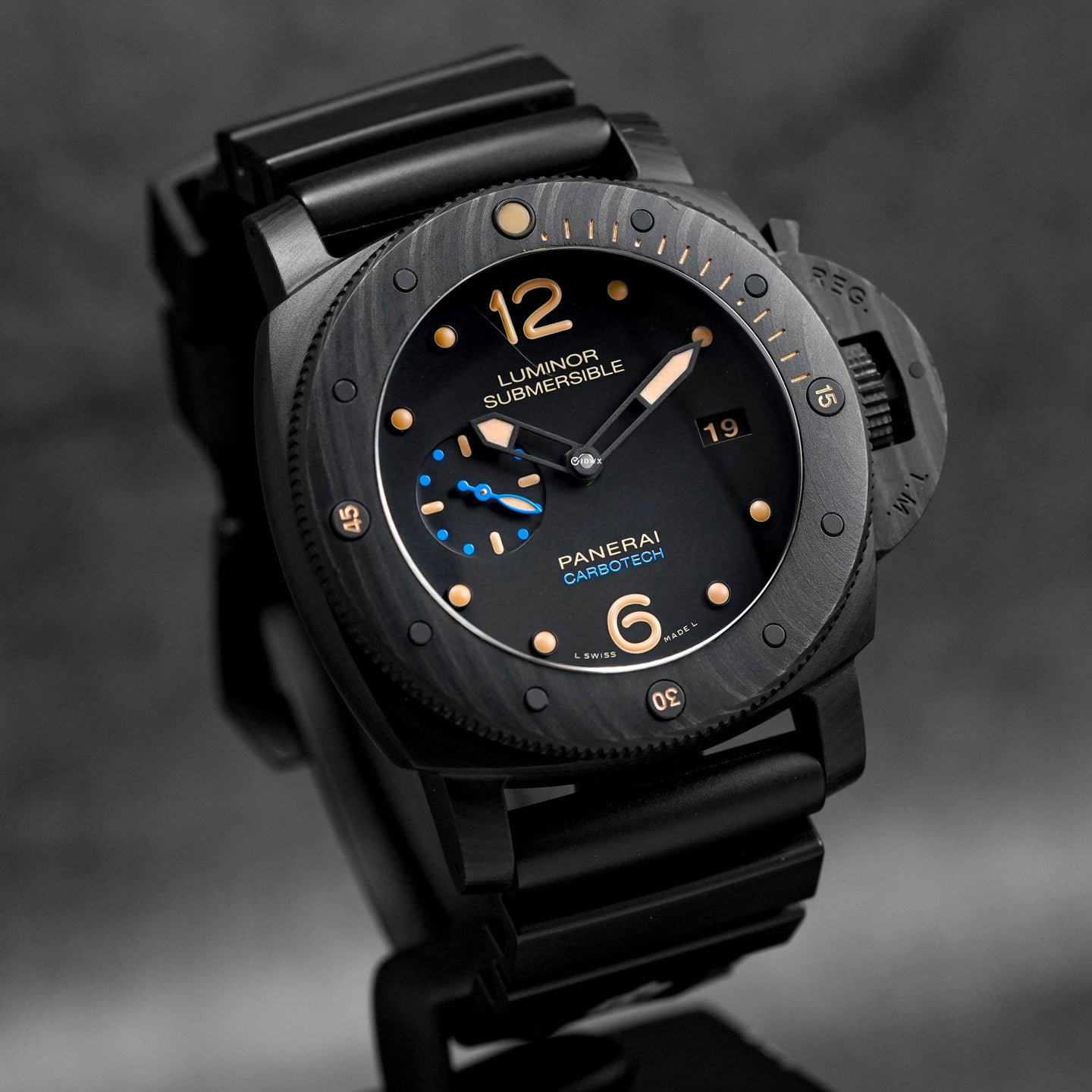 LUMINOR SUBMERSIBLE 1950 3 DAYS CARBOTECH 47MM PAM 616 (2019)