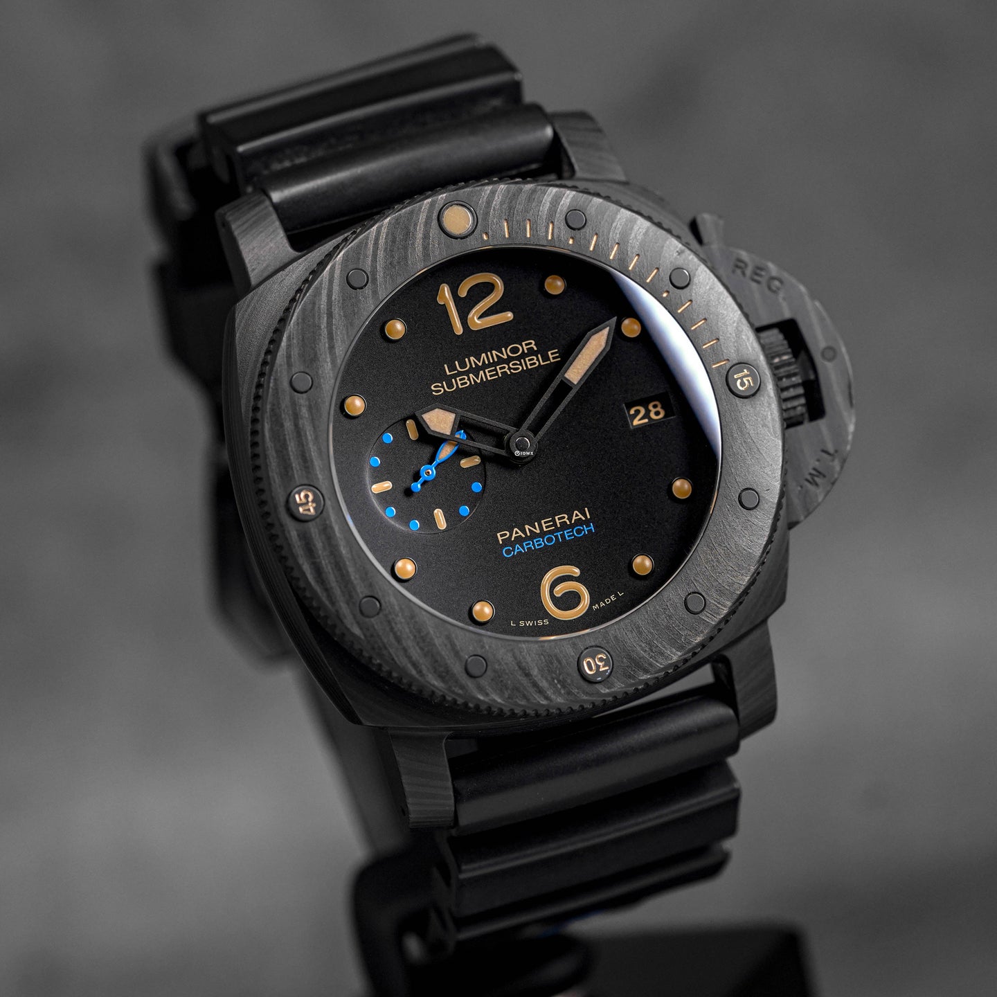 LUMINOR SUBMERSIBLE 1950 3 DAYS CARBOTECH 47MM PAM 616 (2018)