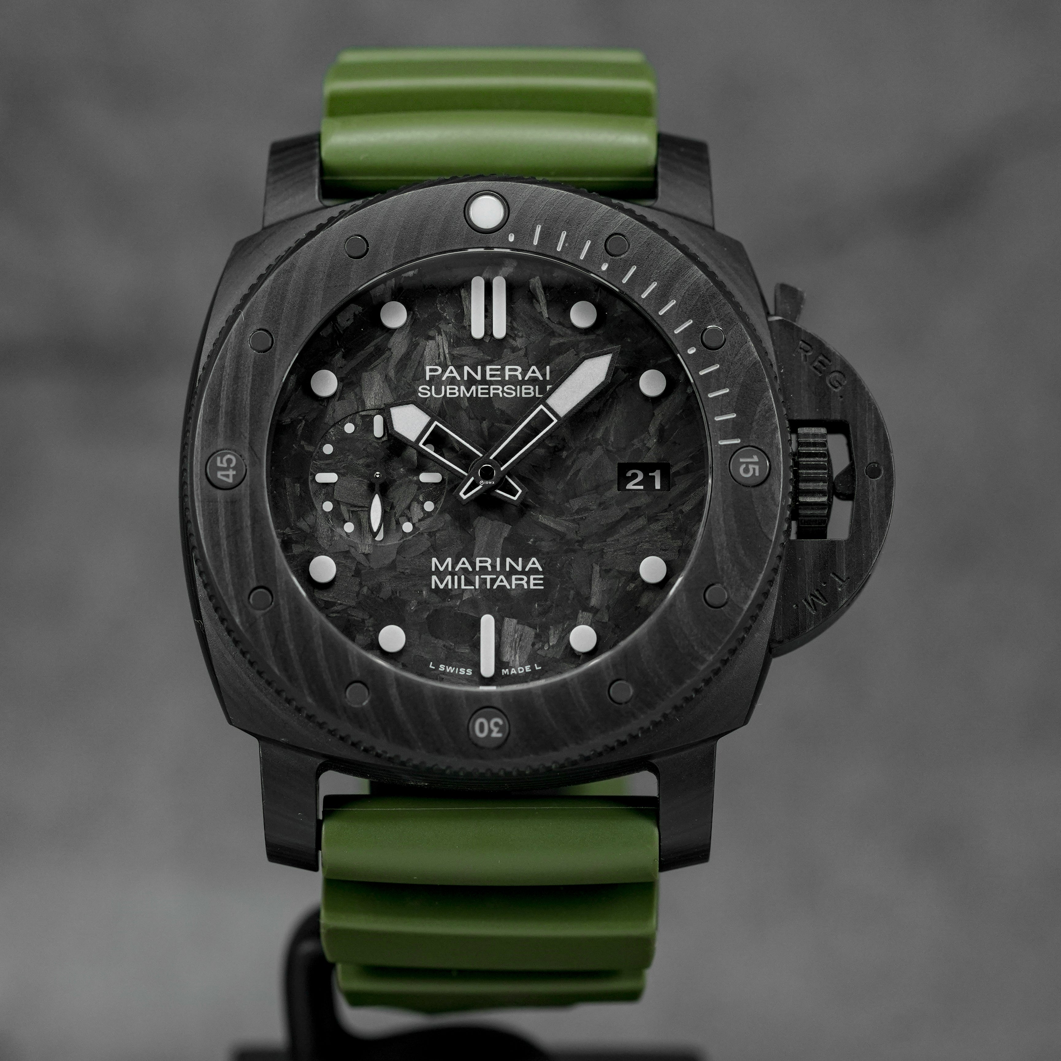 LUMINOR SUBMERSIBLE MARINA MILITARE CARBOTECH BLACK PAM 979 (2022)