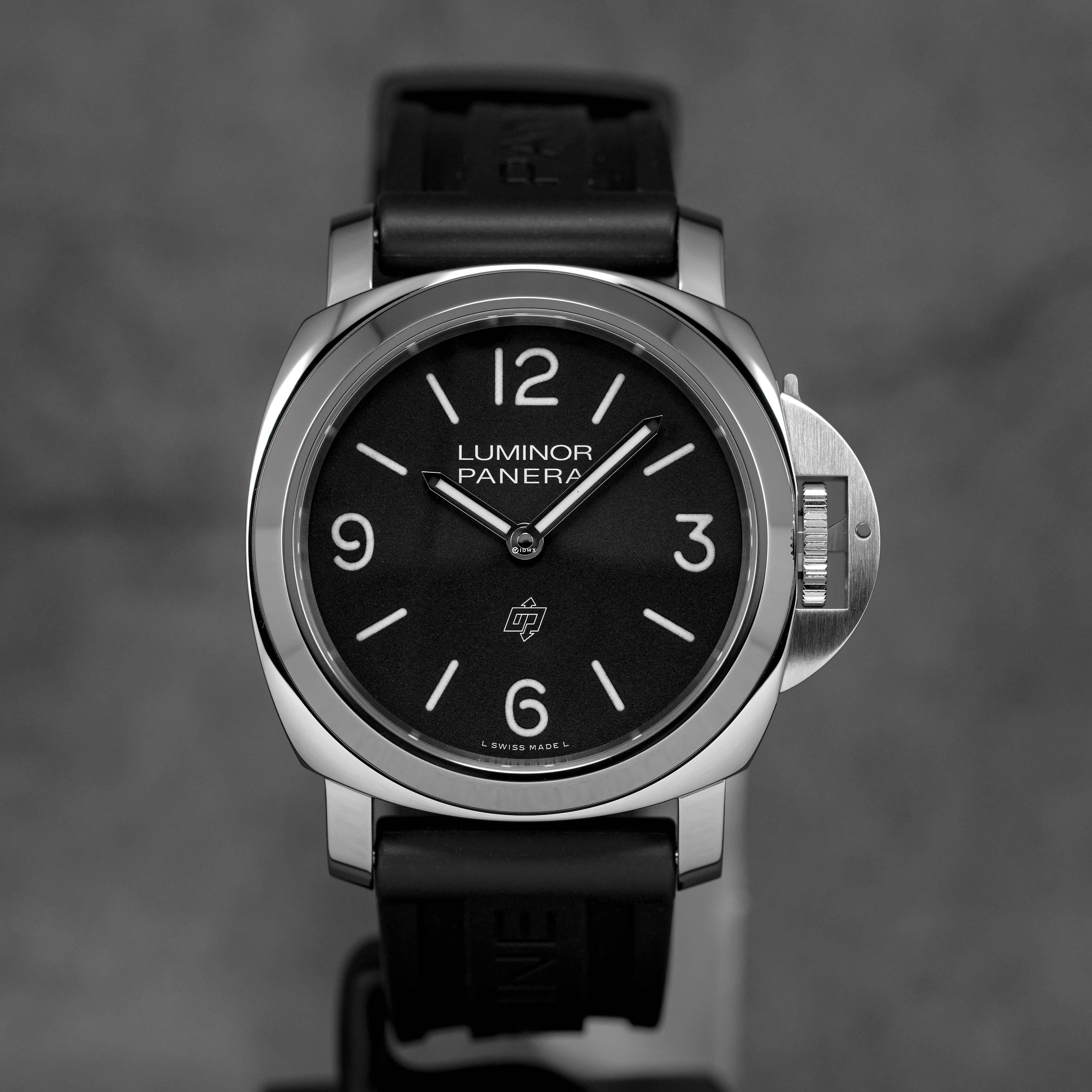 LUMINOR BASE LOGO STEEL BLACK DIAL PAM 1086 (2026)
