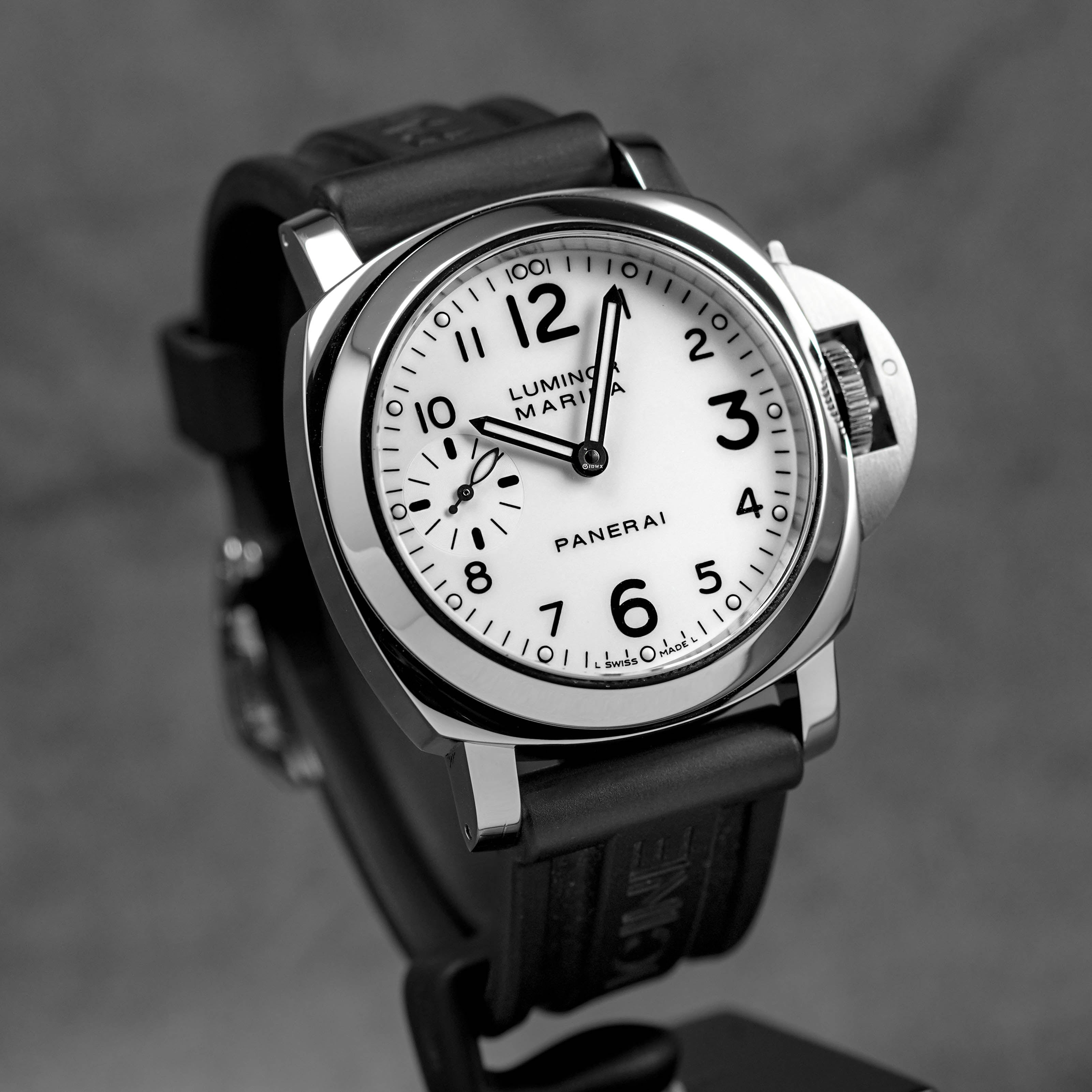 LUMINOR MARINA 44MM WHITE DIAL PAM 113 (2005)