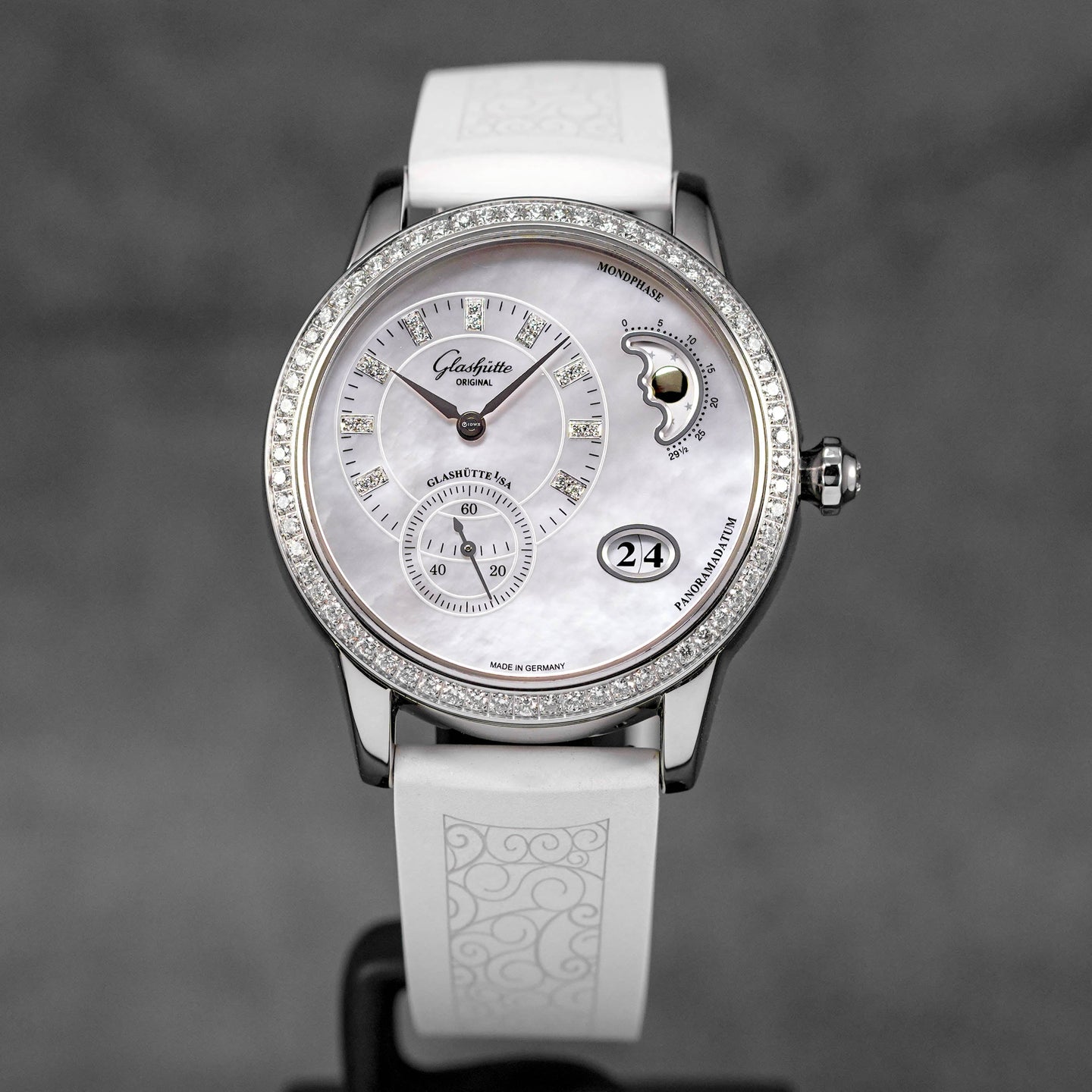 ORIGINAL PANOMATIC LUNA MOP DIAL DIAMOND BEZEL (2013)