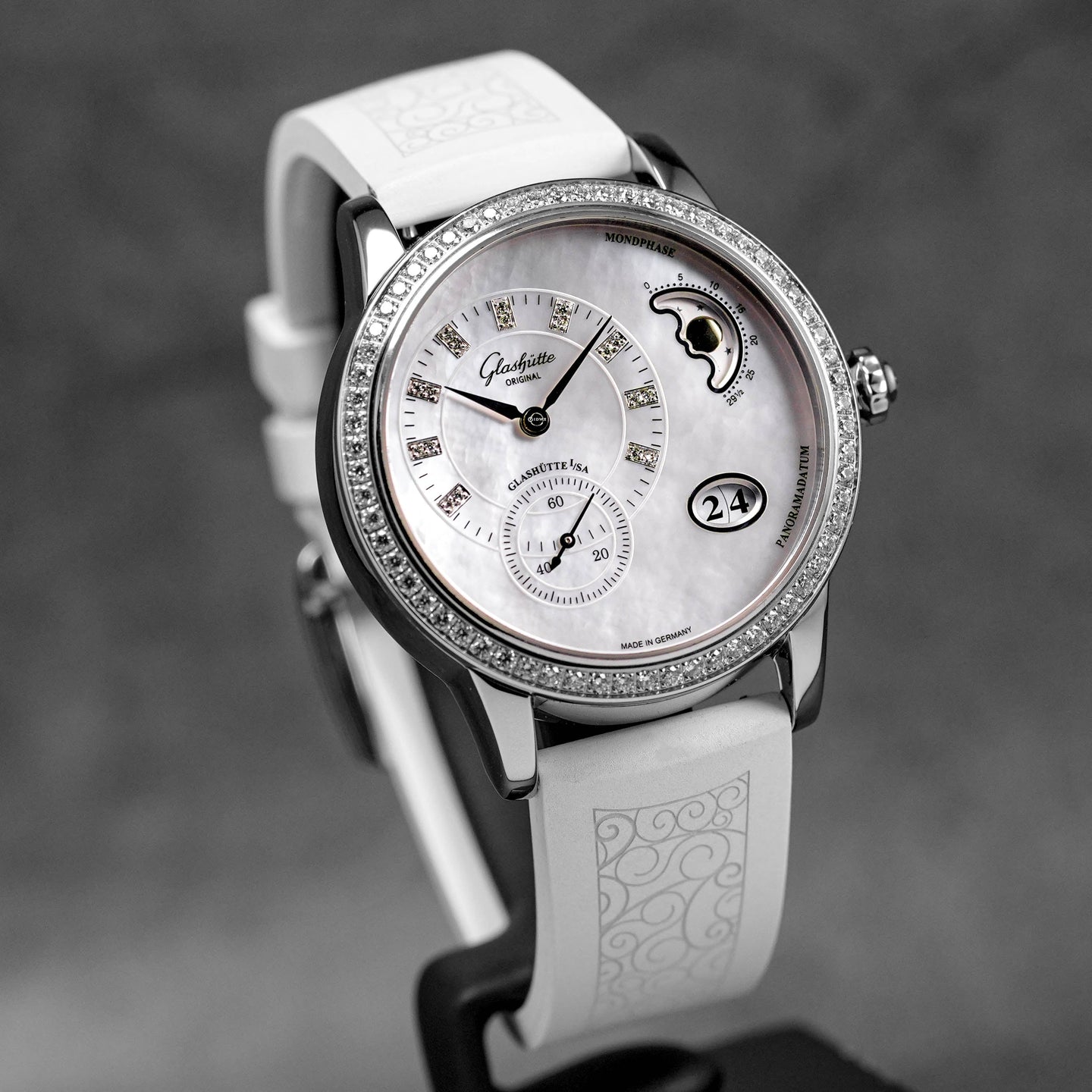 ORIGINAL PANOMATIC LUNA MOP DIAL DIAMOND BEZEL (2013)