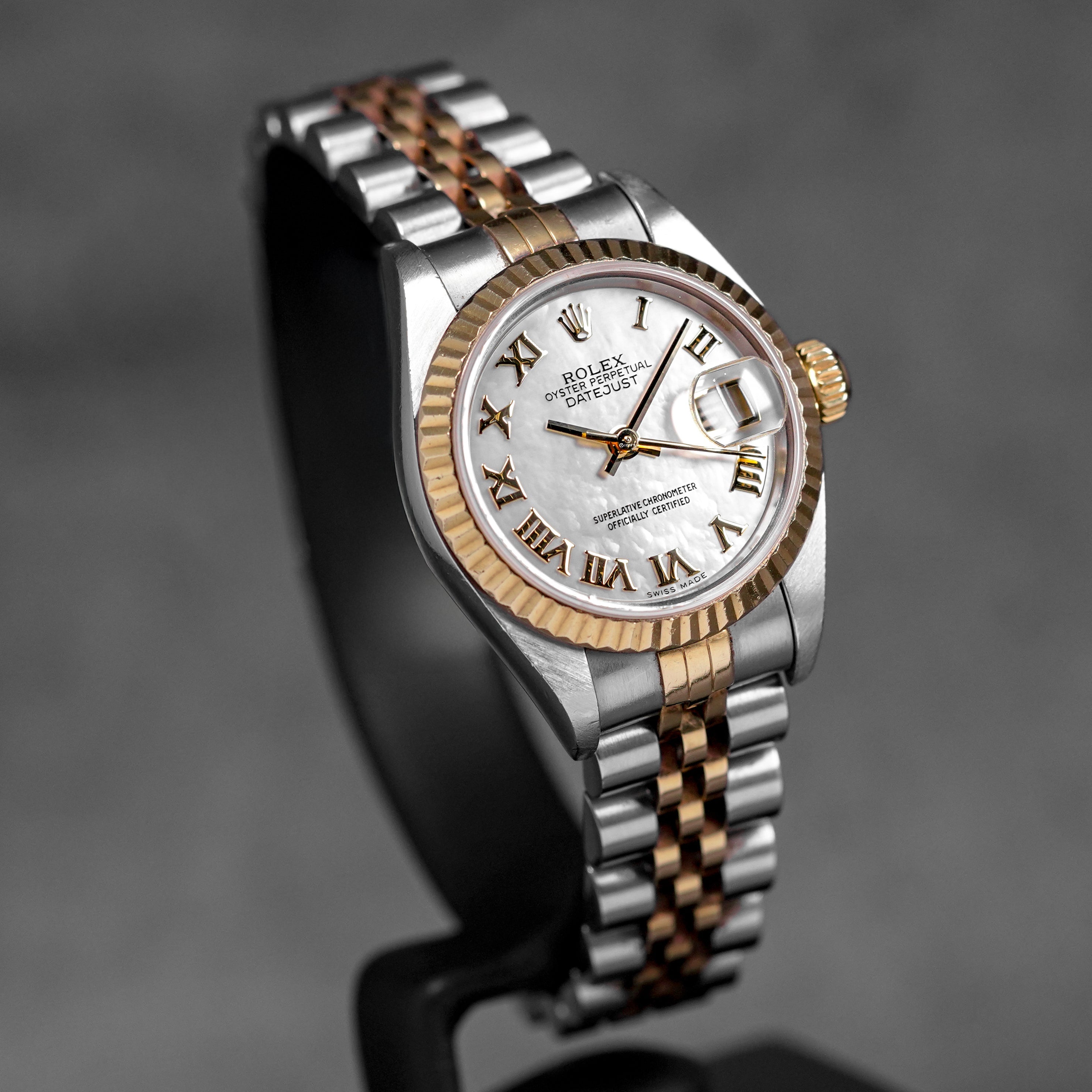 DATEJUST 26MM TWOTONE YELLOWGOLD MOP ROMAN DIAL (WATCH & BOX)