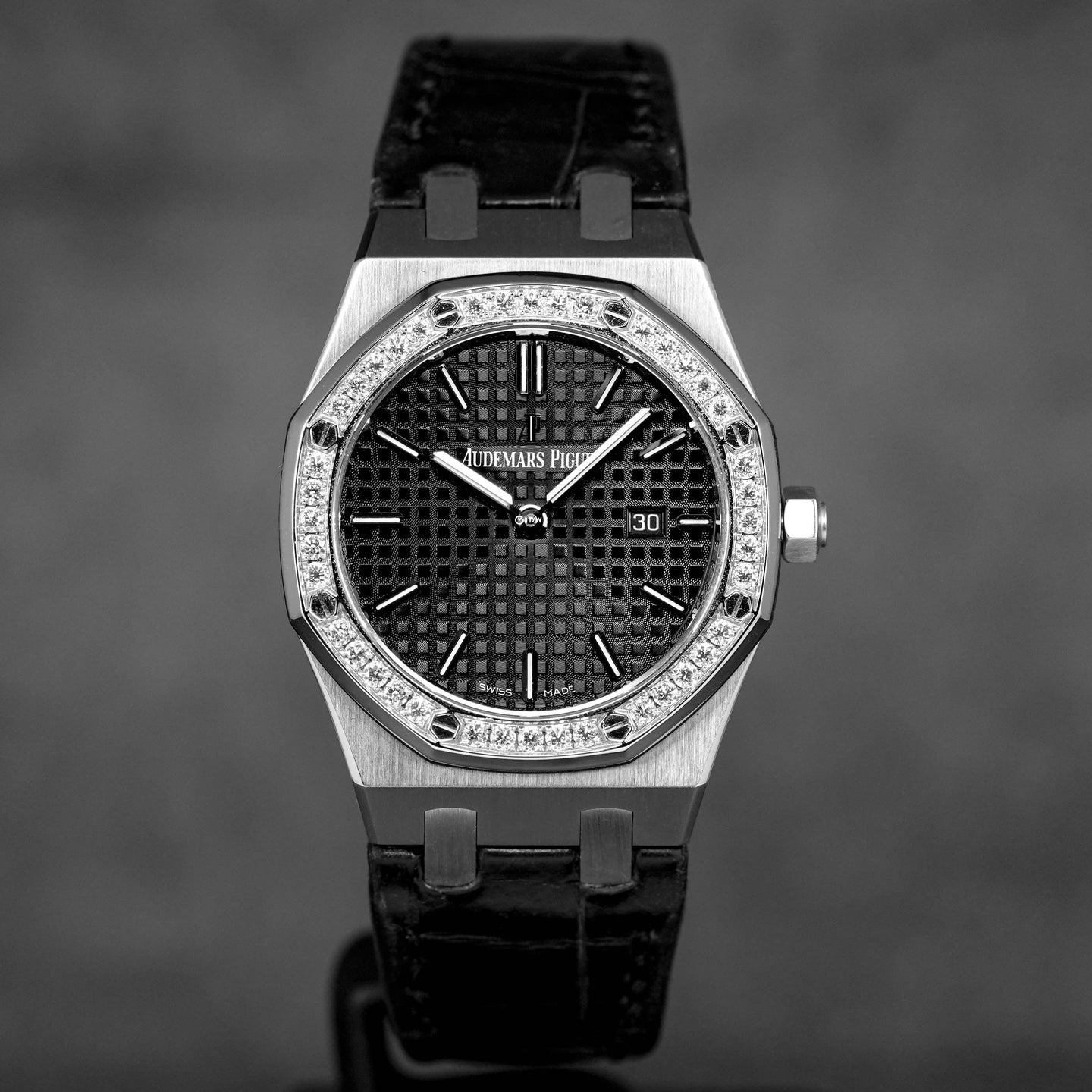 Royal Oak Lady Black