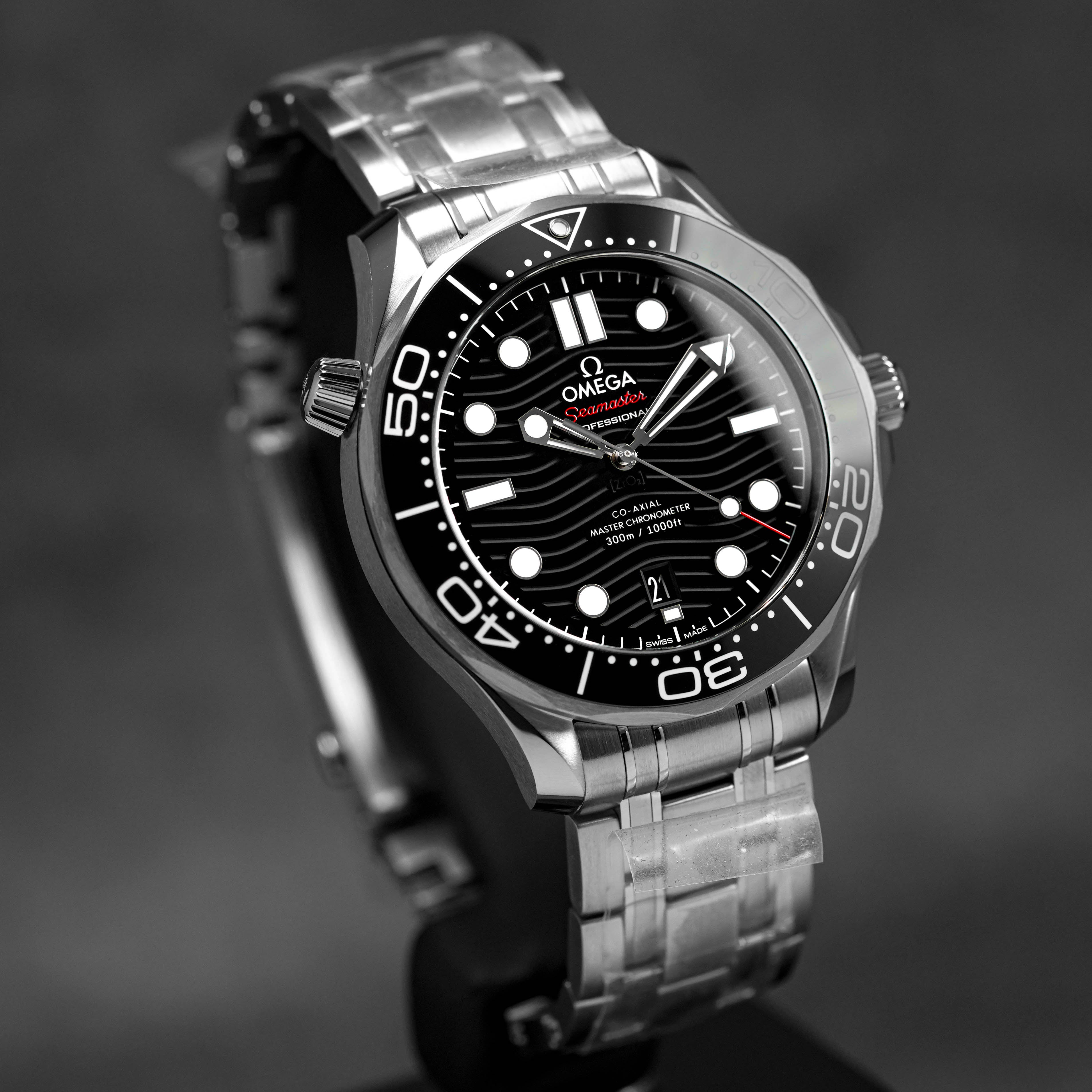SEAMASTER DIVER 300 BLACK DIAL (2025)