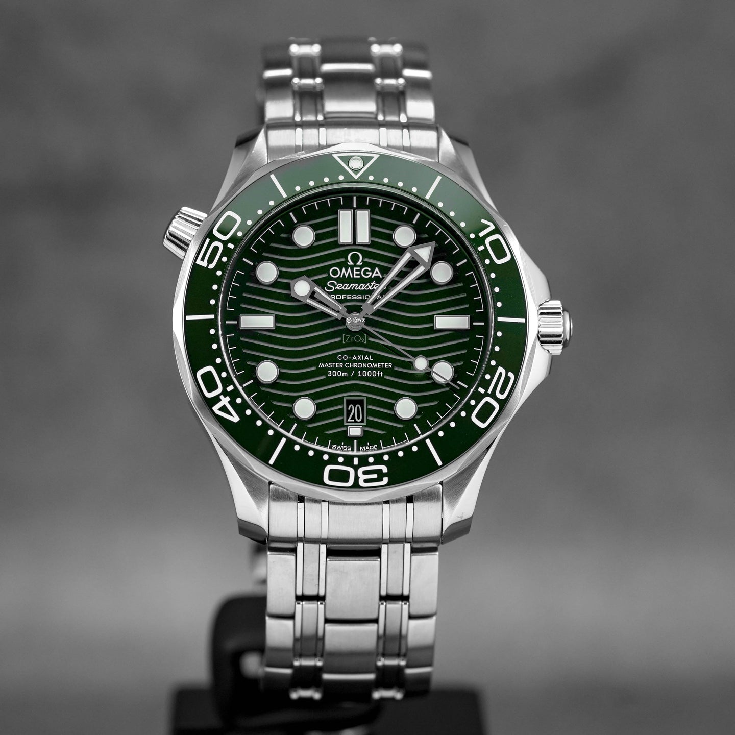 SEAMASTER DIVER 300 GREEN DIAL (2022)