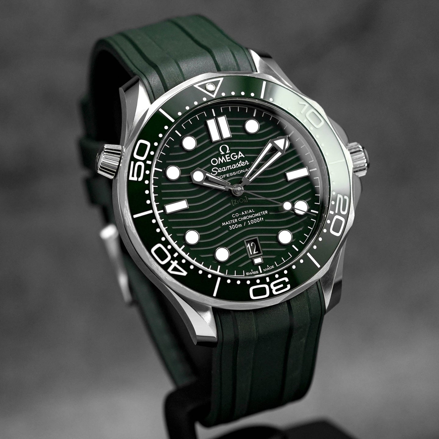 SEAMASTER DIVER 300 GREEN DIAL RUBBER STRAP (2024)