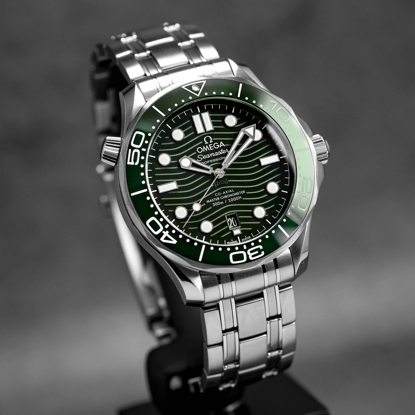 SEAMASTER DIVER 300 GREEN DIAL (2022)