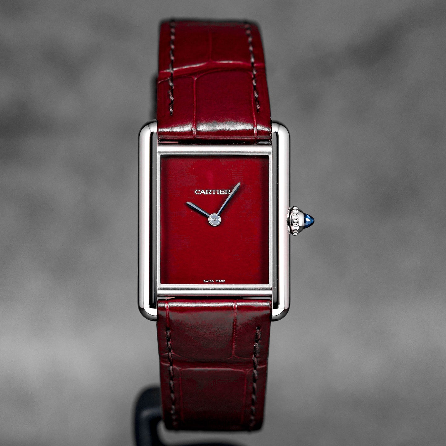 TANK MUST DE CARTIER L RED CLARET DIAL (2024)