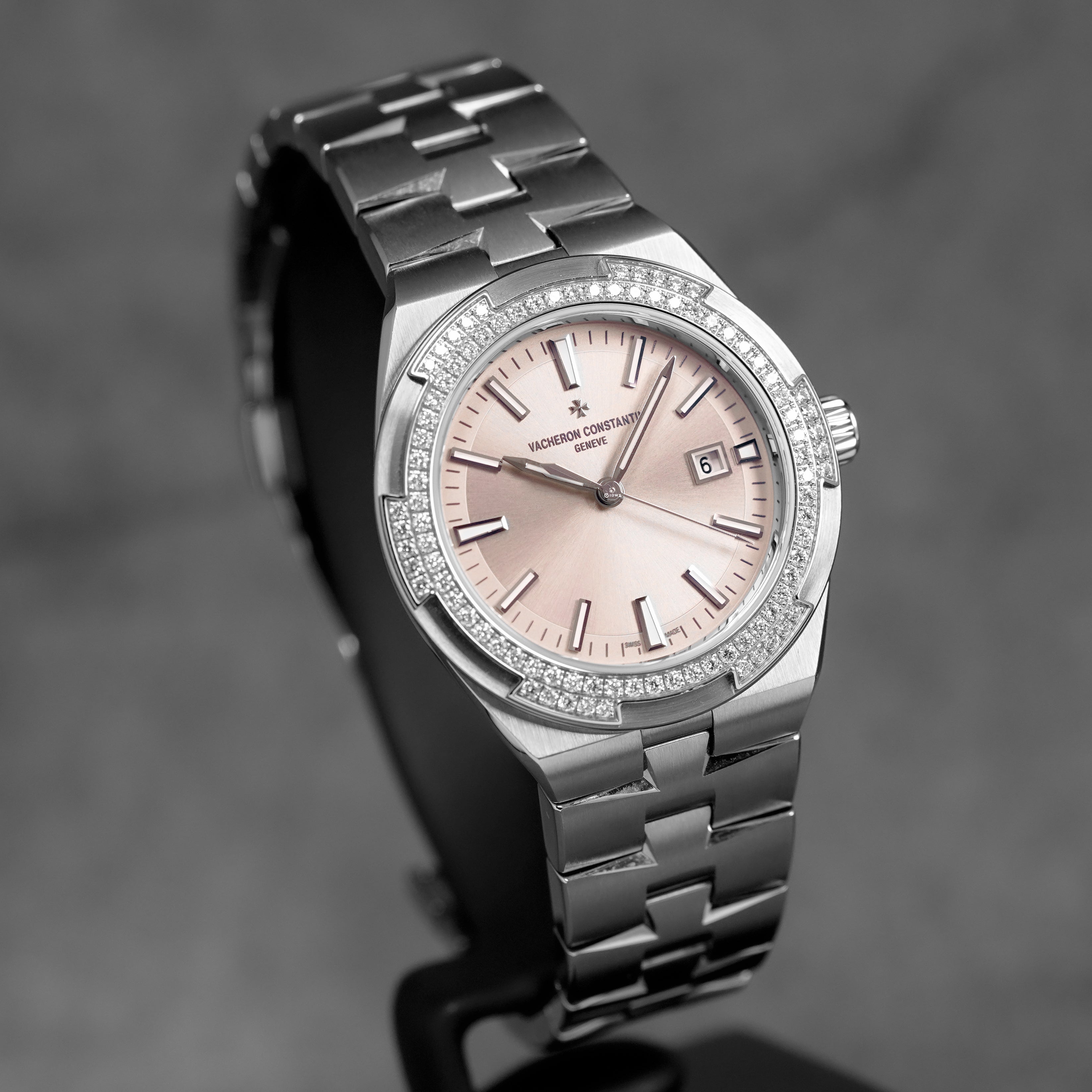 OVERSEAS 35MM PINK DIAL DIAMOND BEZEL (2024)