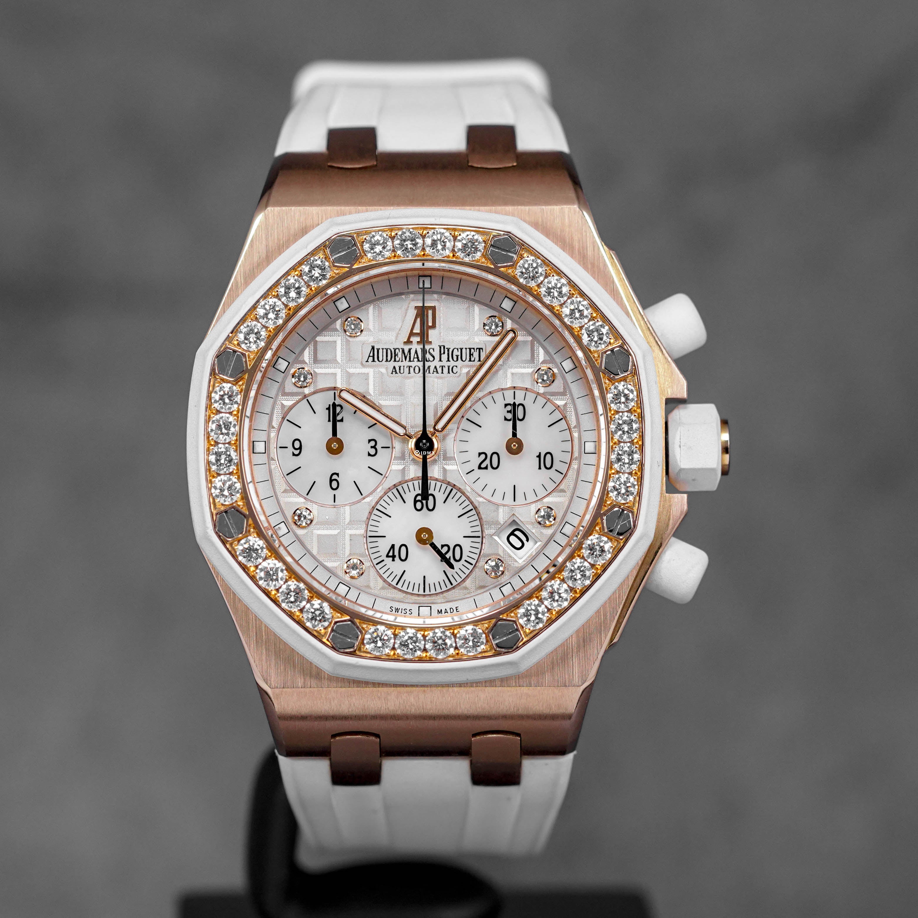 ROYAL OAK OFFSHORE CHRONOGRAPH 37MM ROSEGOLD WHITE DIAL DIAMOND BEZEL (2013)