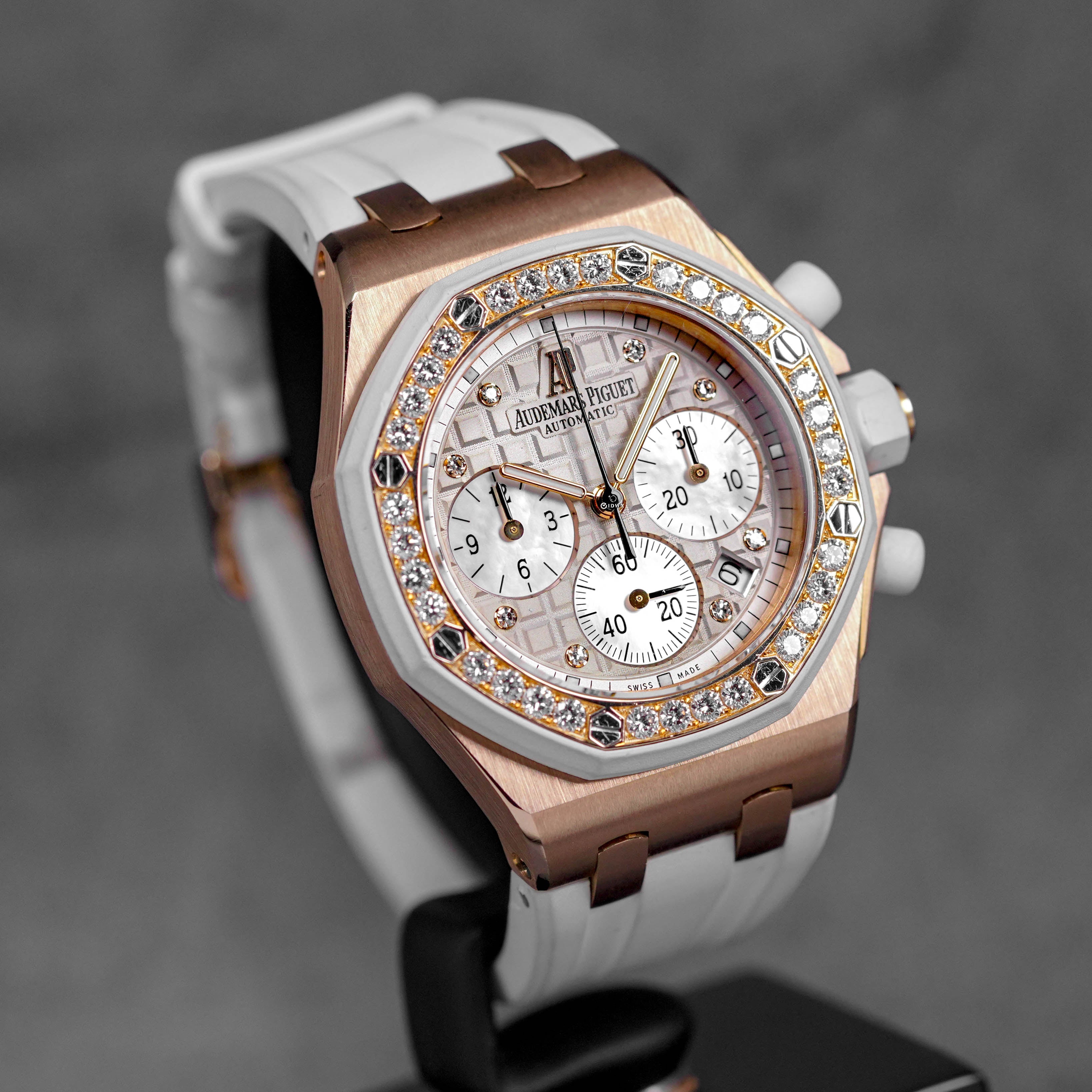 ROYAL OAK OFFSHORE CHRONOGRAPH 37MM ROSEGOLD WHITE DIAL DIAMOND BEZEL (2013)