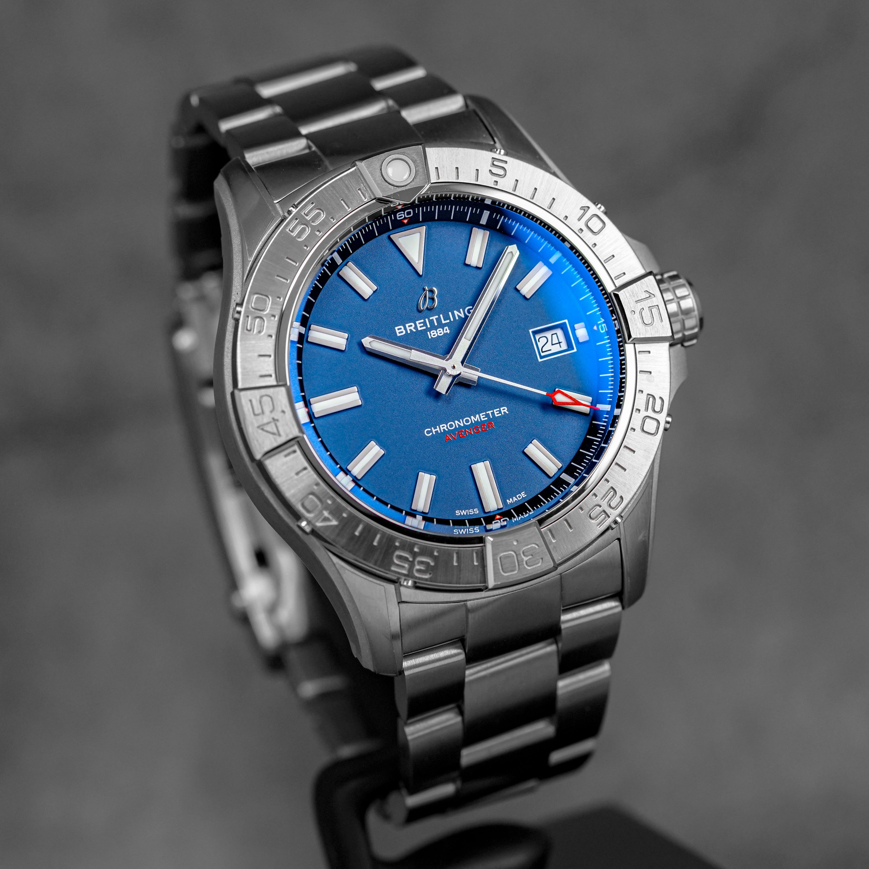AVENGER 42MM BLUE DIAL (2022)