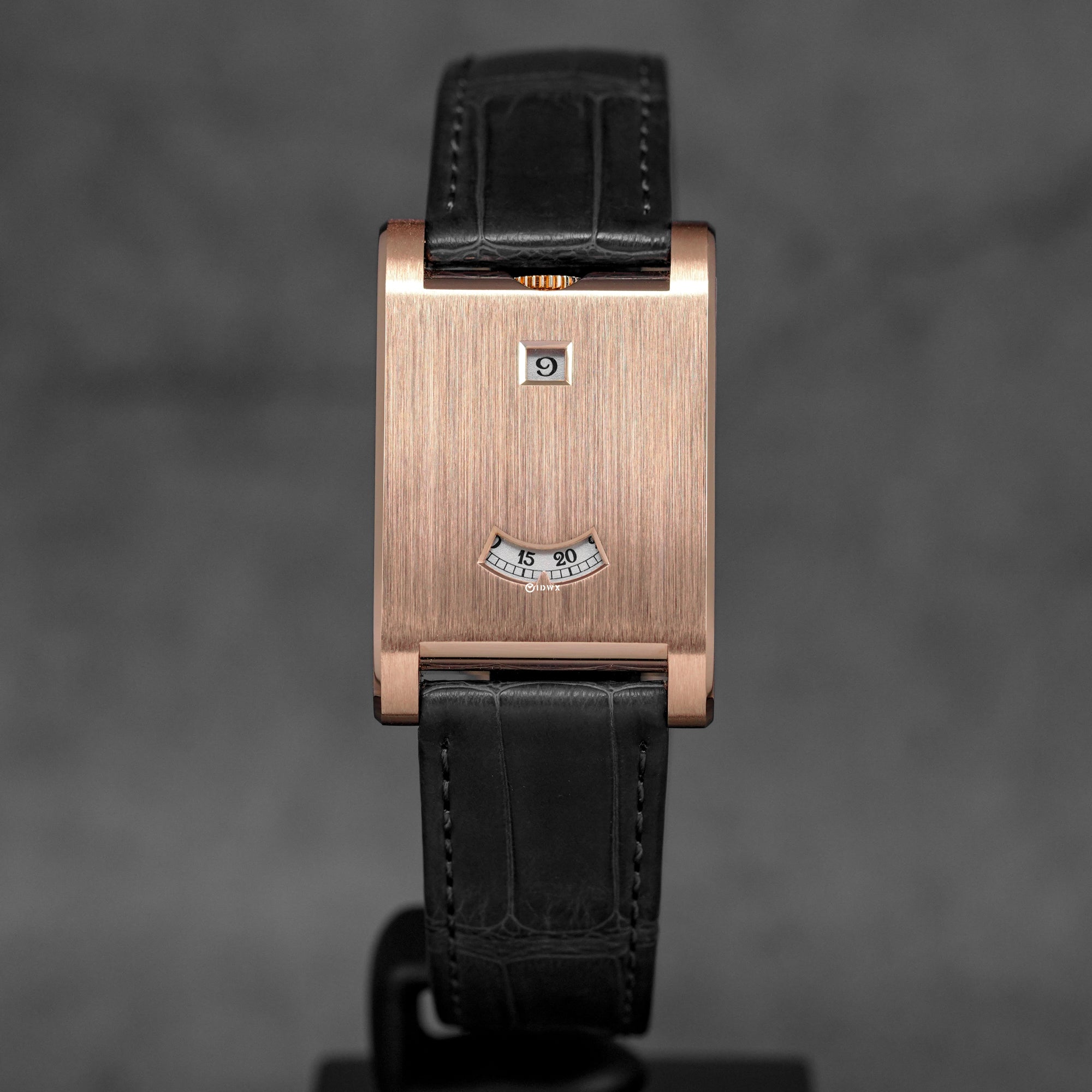 TANK A GUICHETS JUMPING HOUR ROSEGOLD (2026)