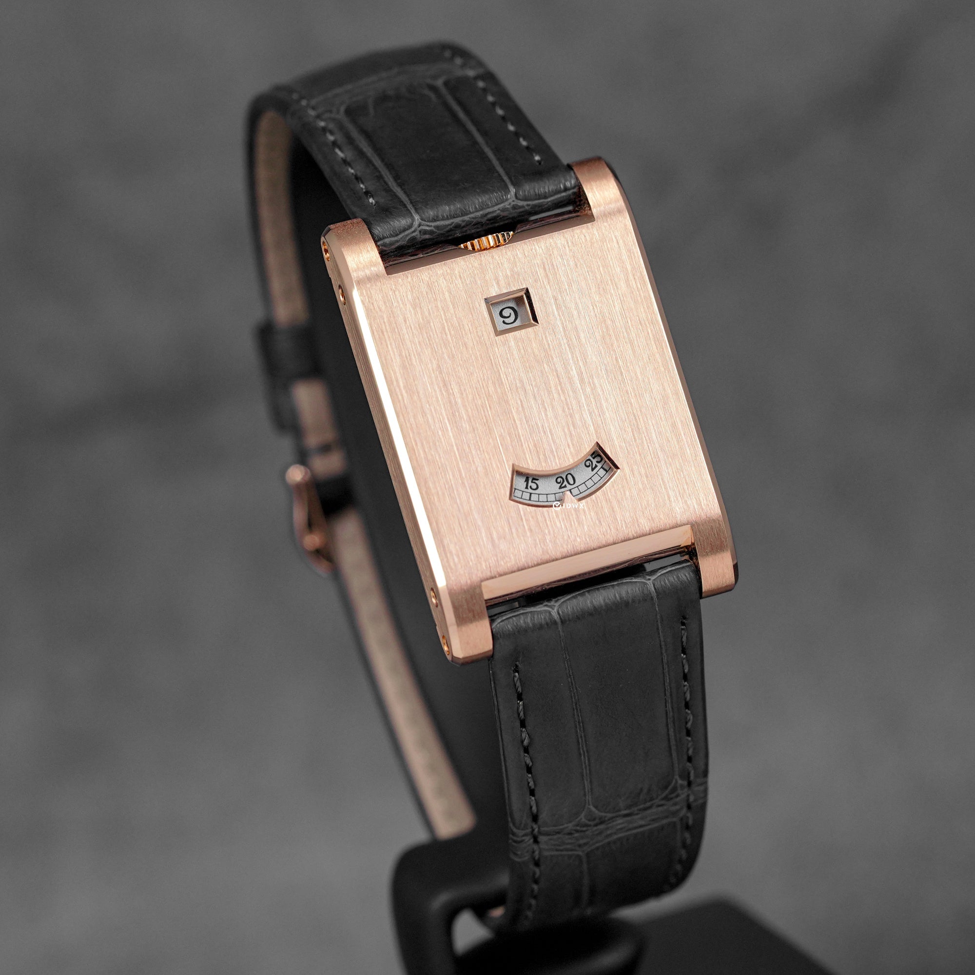 TANK A GUICHETS JUMPING HOUR ROSEGOLD (2026)