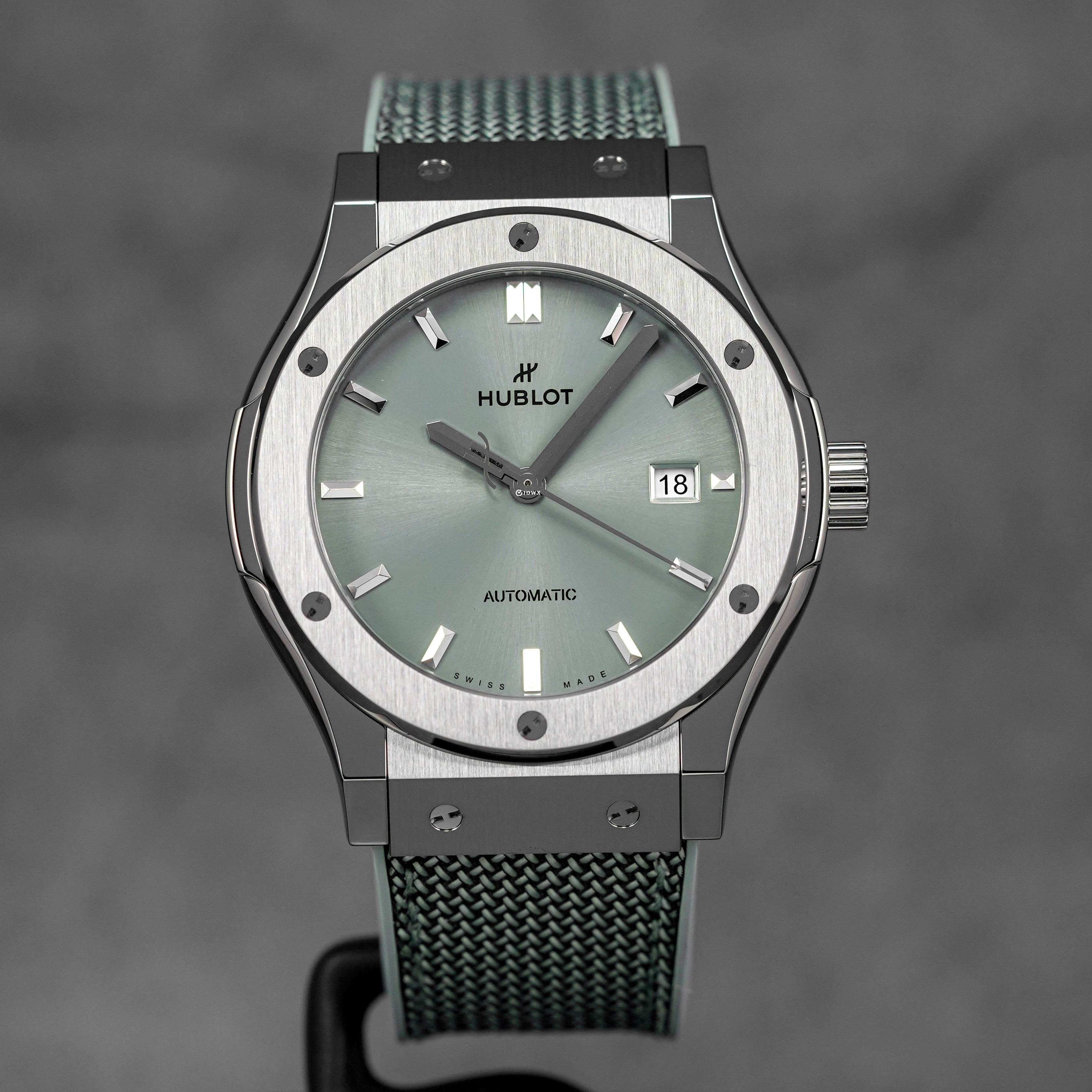 CLASSIC FUSION 42MM TITANIUM SAGE GREEN (2026)