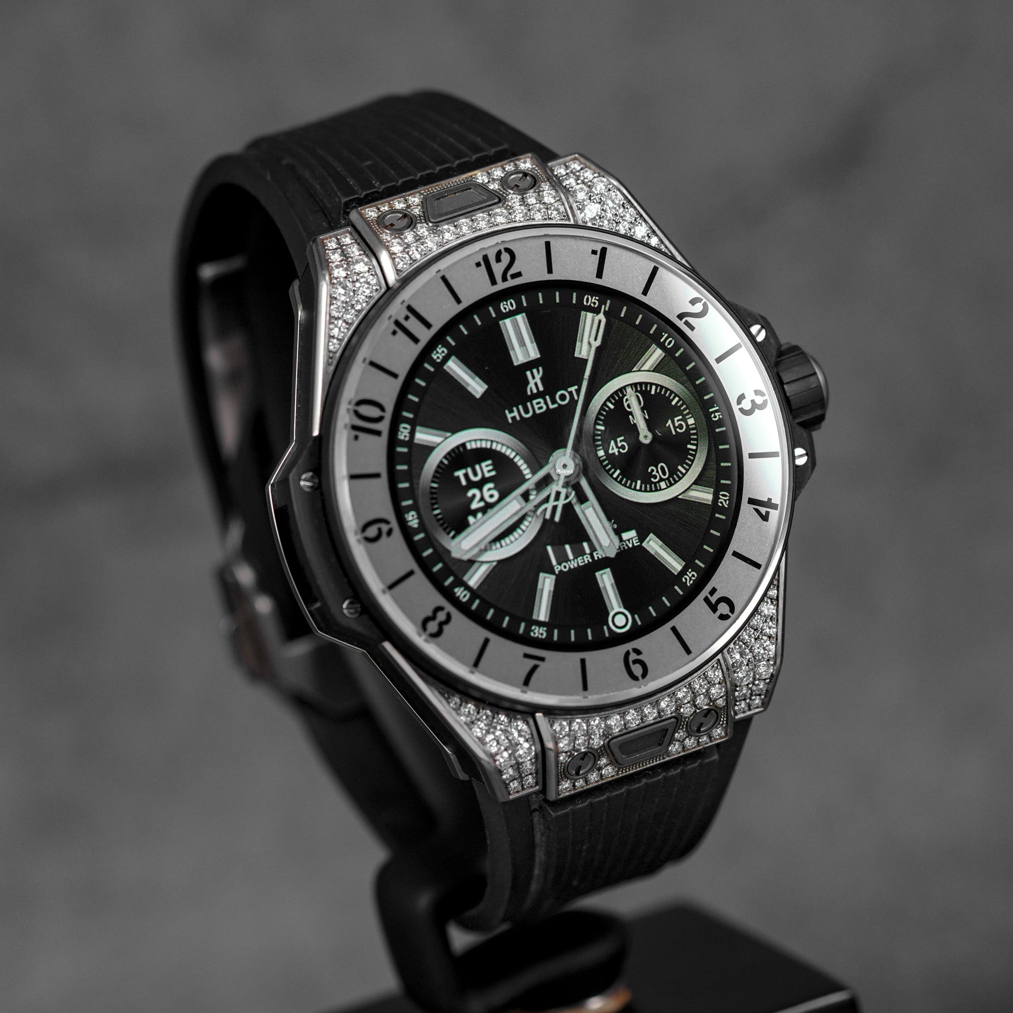 BIG BANG CONNECTED 42MM E PAVE DIAMONDS TITANIUM (2022)