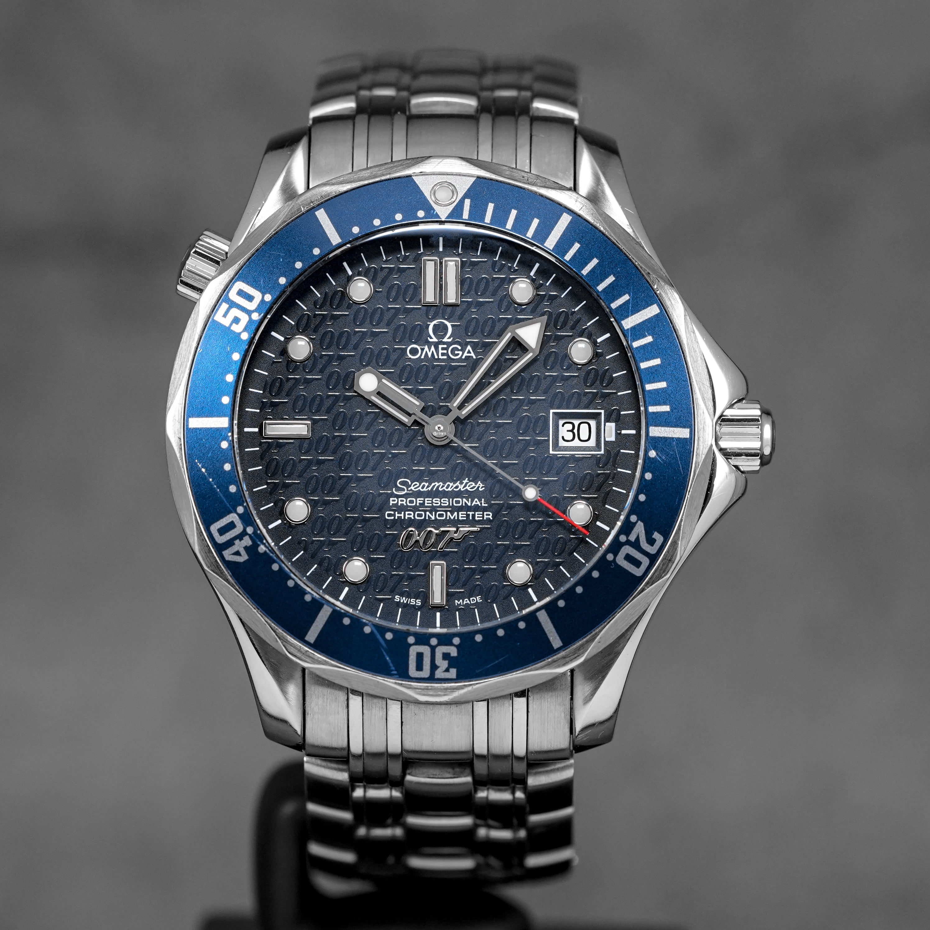 SEAMASTER DIVER 300M 'JAMES BOND 007 40TH ANNIVERSARY' LIMITED EDITION (2002)