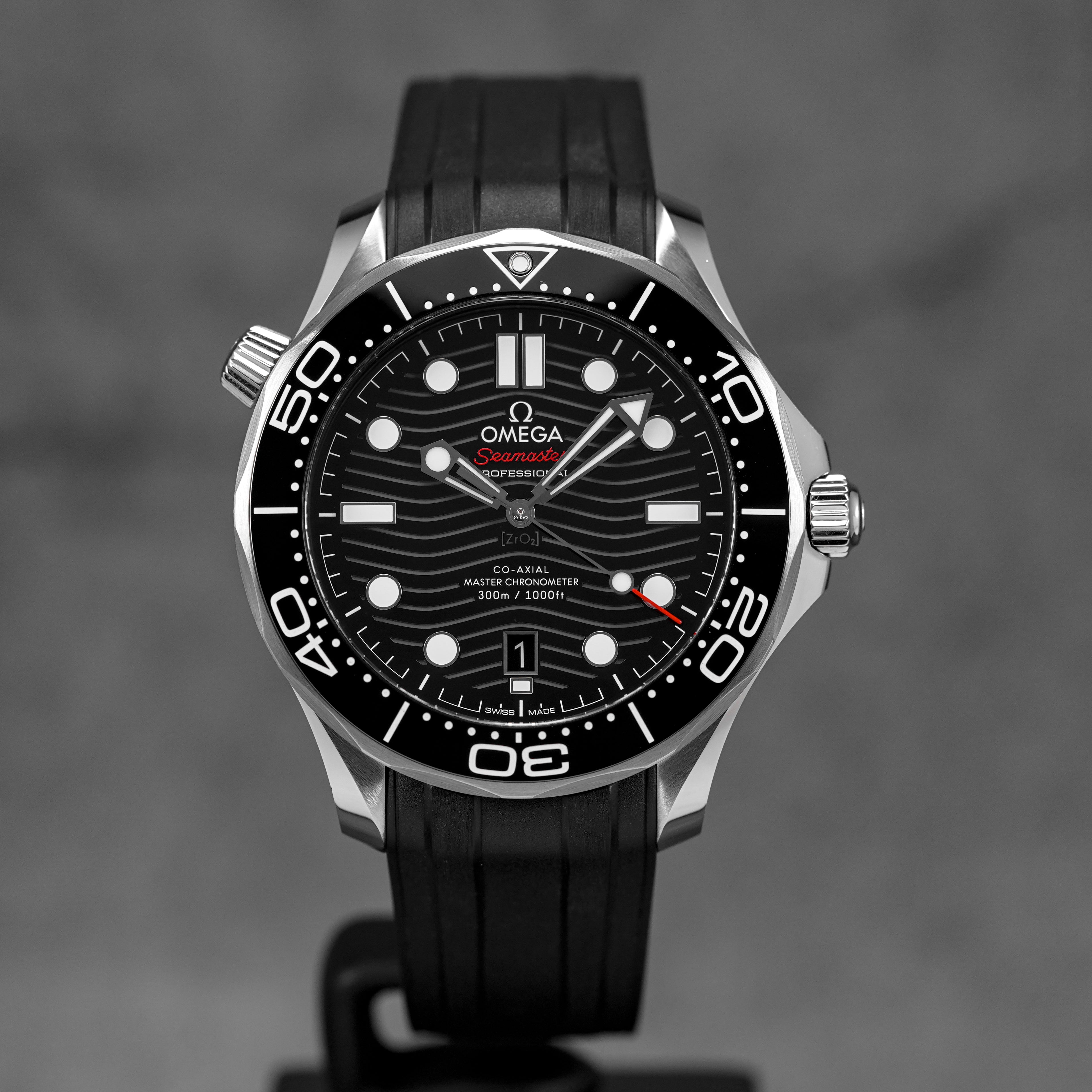 SEAMASTER DIVER 300 BLACK DIAL RUBBER STRAP (2024)