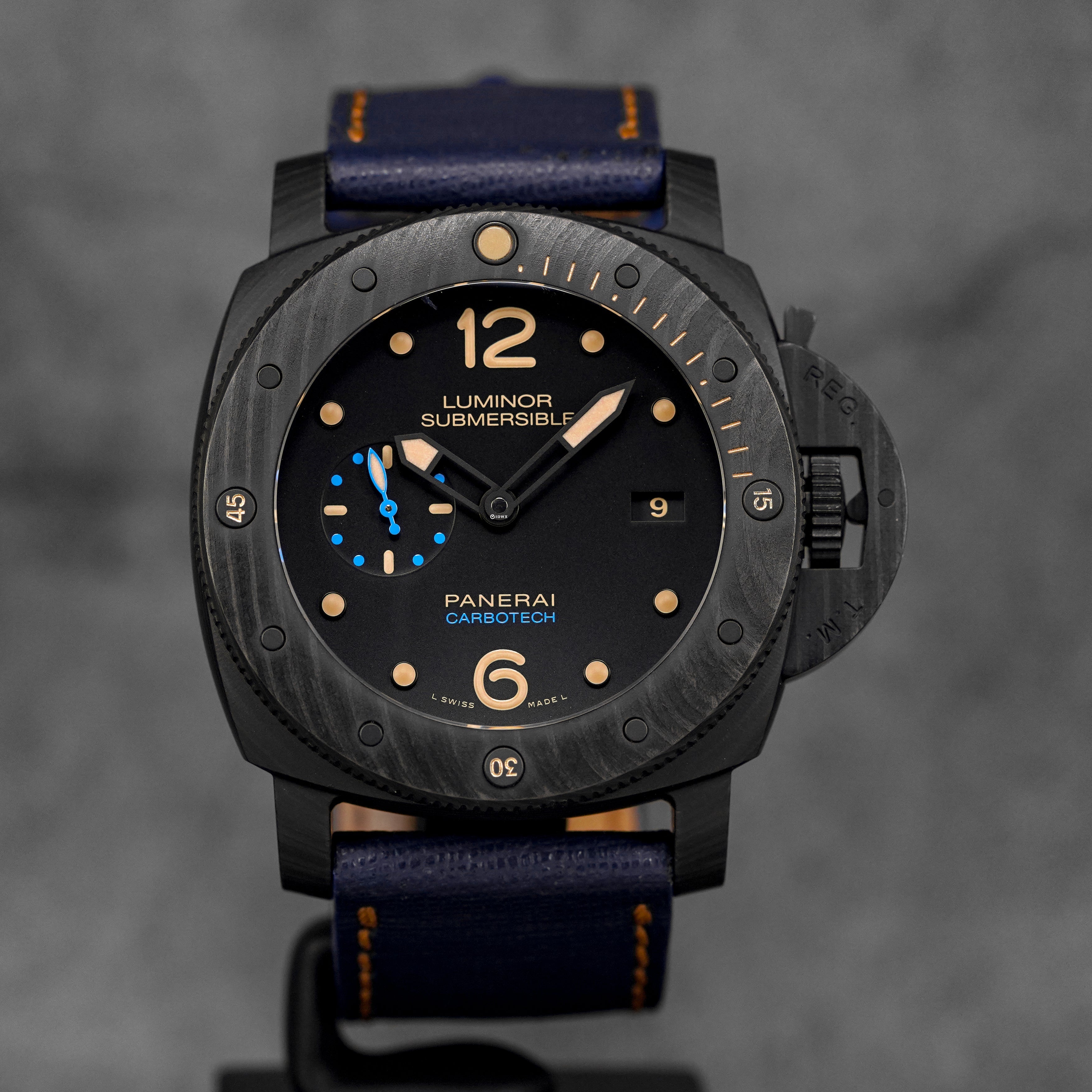 LUMINOR SUBMERSIBLE 1950 3 DAYS 47MM CARBOTECH BLACK DIAL PAM 616 (2016)