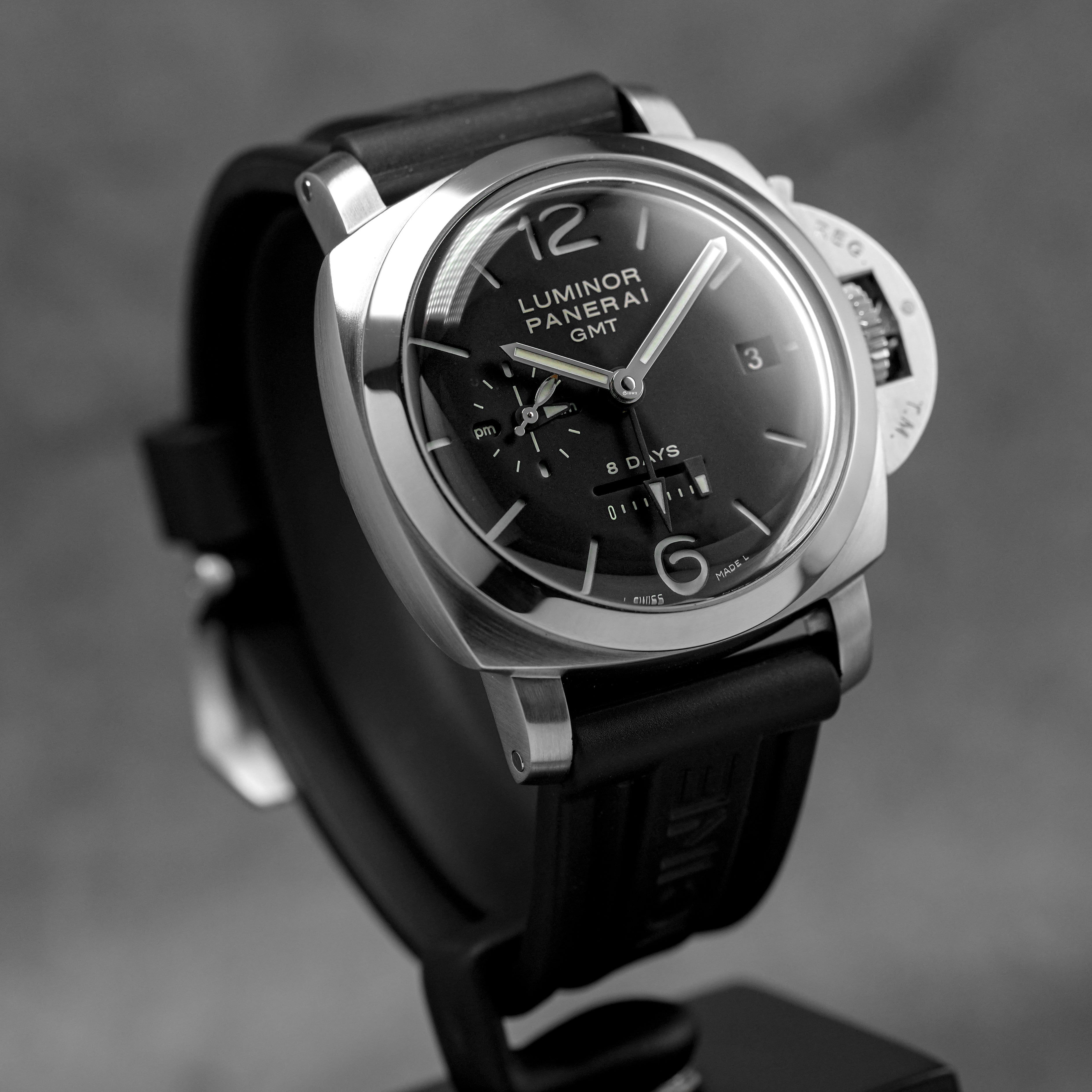 LUMINOR 1950 8 DAYS GMT 44MM BLACK DIAL PAM 233 (2012)