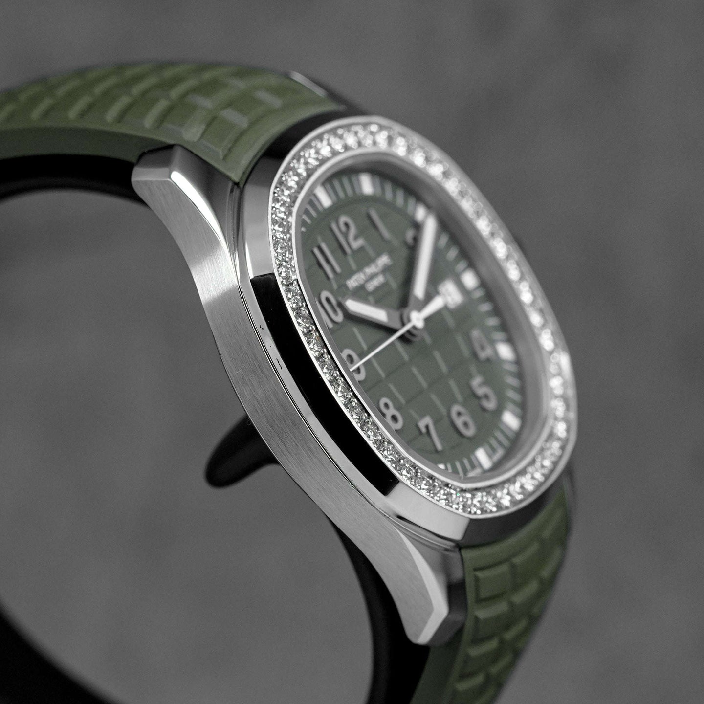 harga patek philippe aquanaut luce 5267/200a green