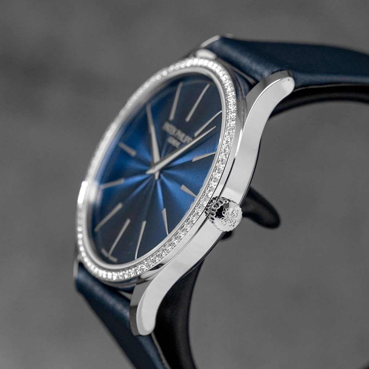 PATEK PHILIPPE CALATRAVA 4997/200G WHITEGOLD MIDNIGHT BLUE DIAL (2025 ...