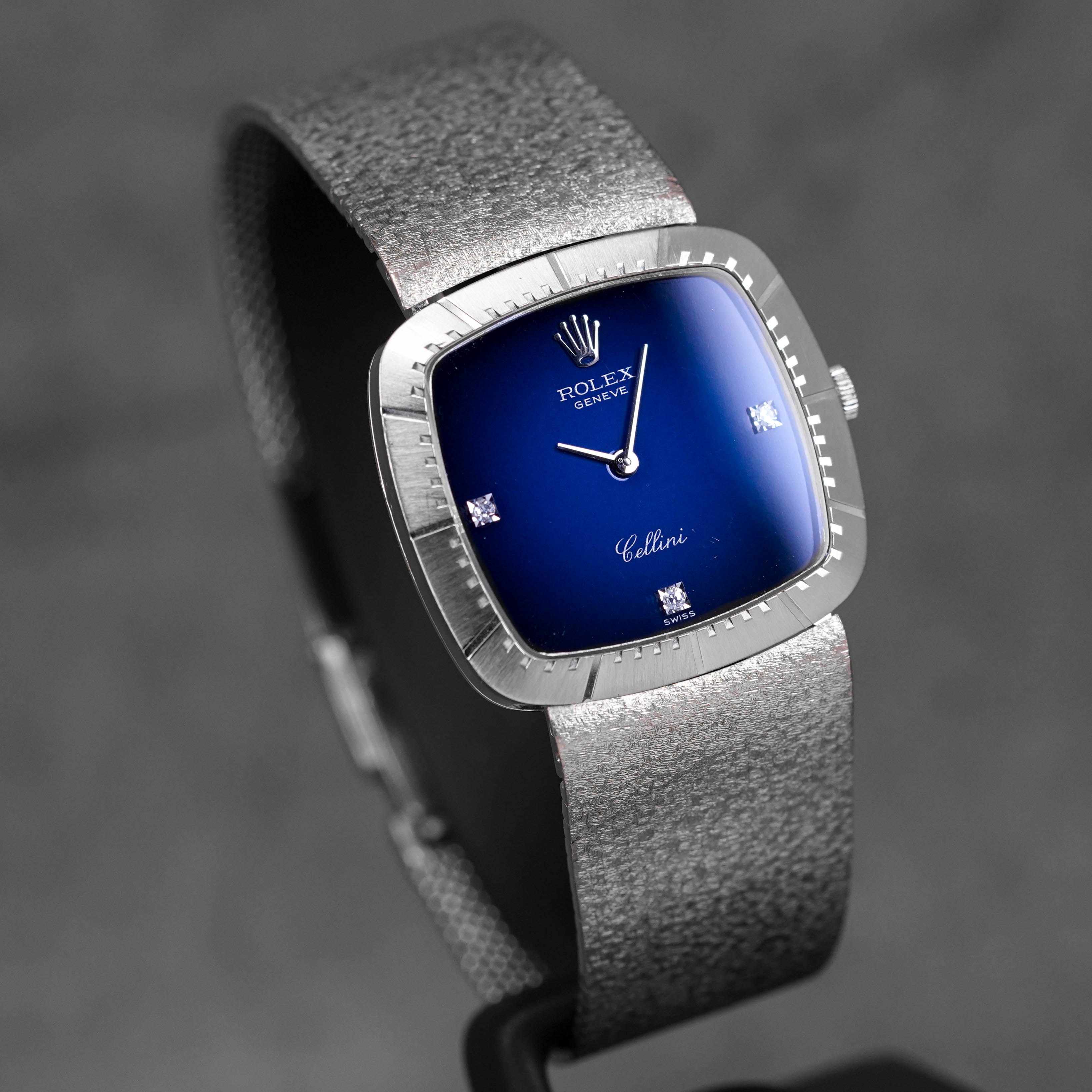 CELLINI VINTAGE WHITEGOLD BLUE OMBRE DIAMOND DIAL (WATCH ONLY)