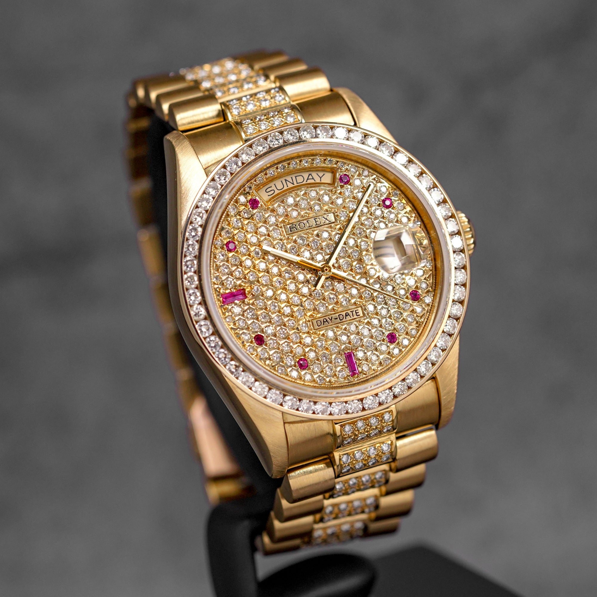 DAYDATE 36MM 18038 YELLOWGOLD CUSTOM DIAMOND-SET PAVE DIAMOND & RUBY DIAL (WATCH ONLY)