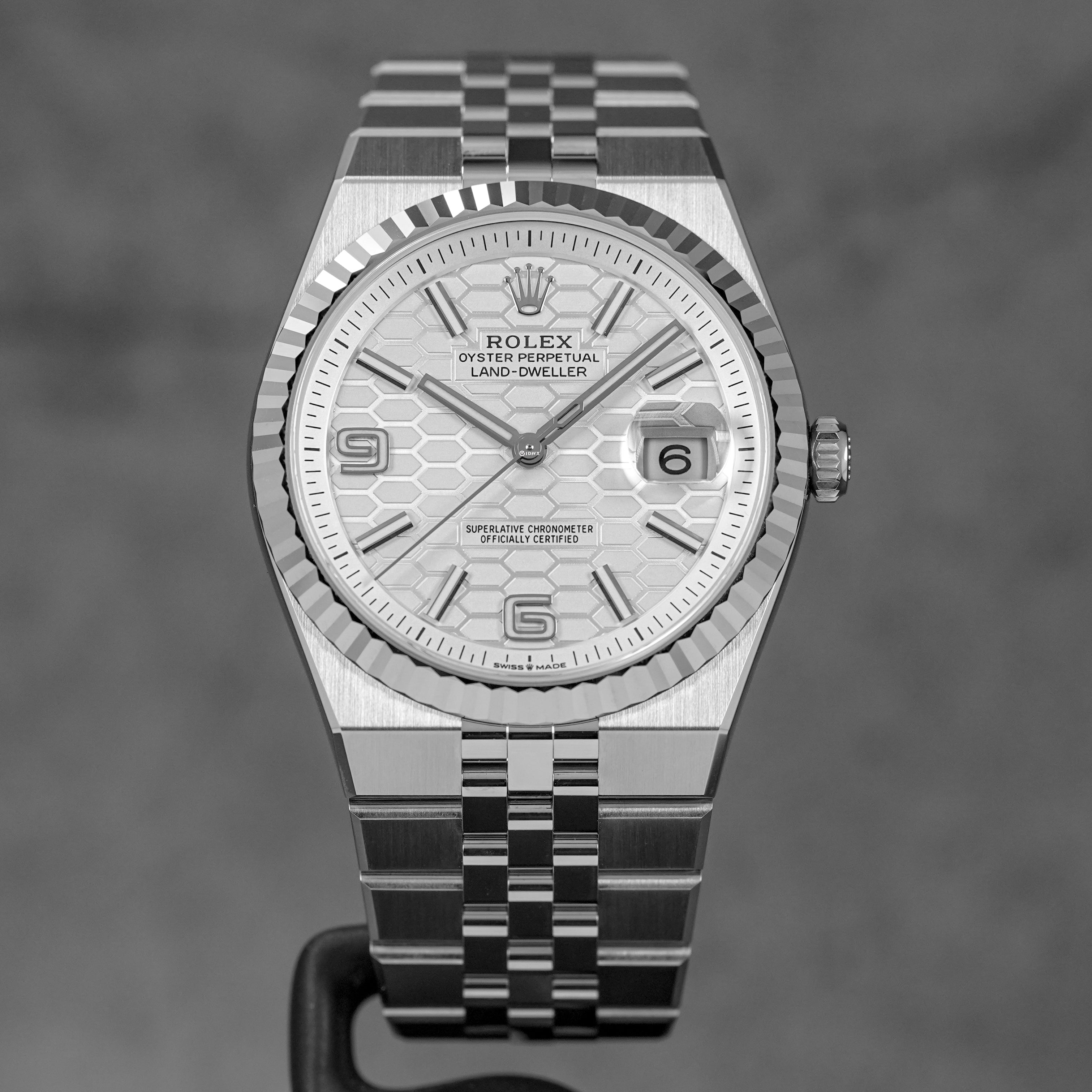 LAND-DWELLER 40MM WHITE DIAL (2025)