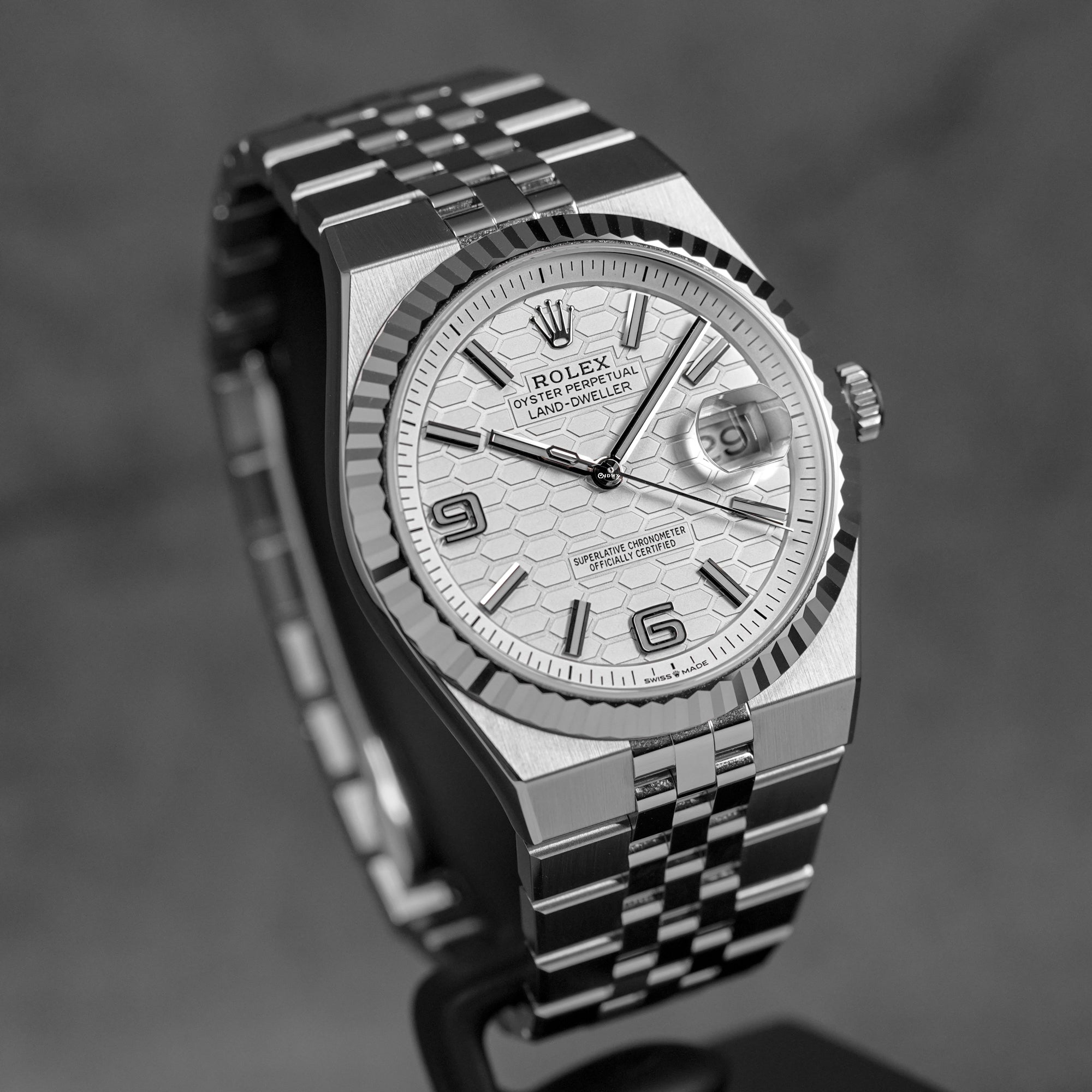 LAND-DWELLER 40MM WHITE DIAL (2026)