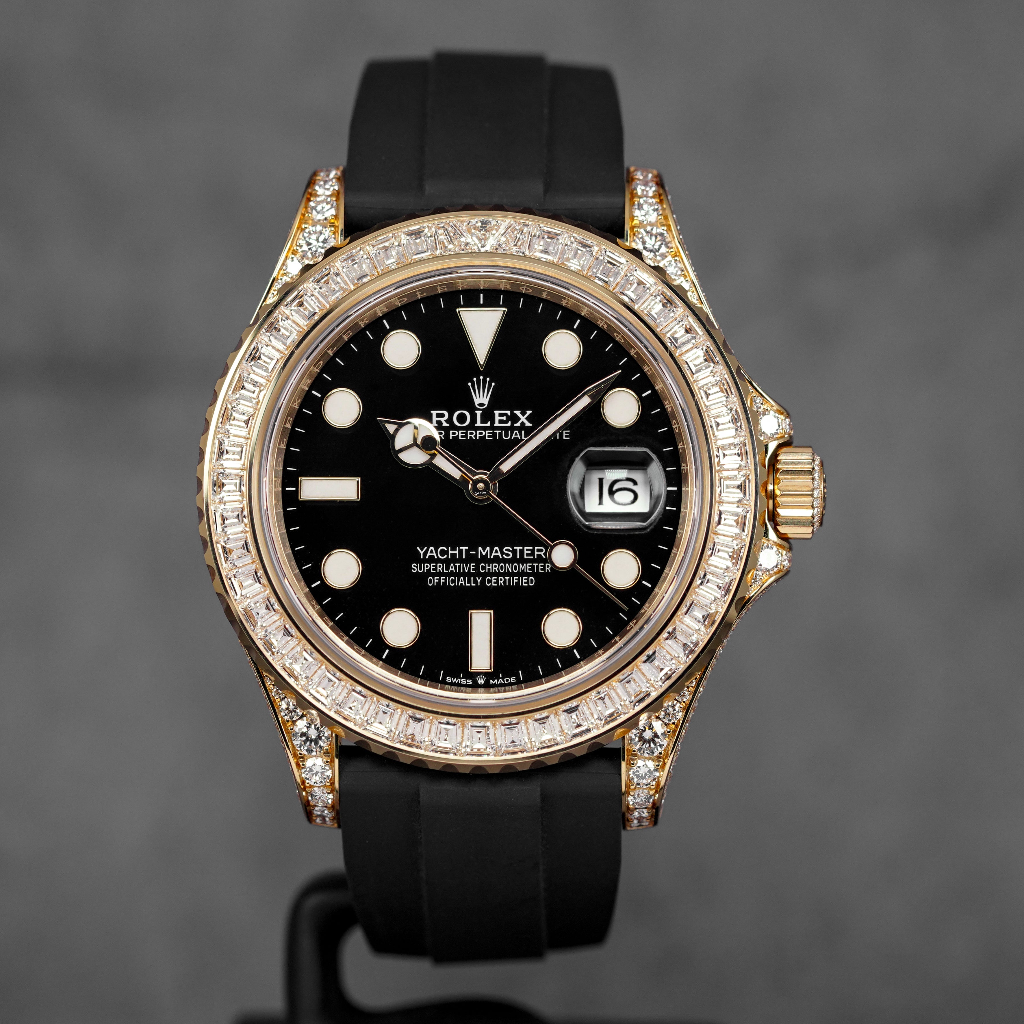 YACHT-MASTER 42MM OYSTERFLEX YELLOWGOLD BLACK DIAL DIAMOND BAGUETTE BEZEL (2024)