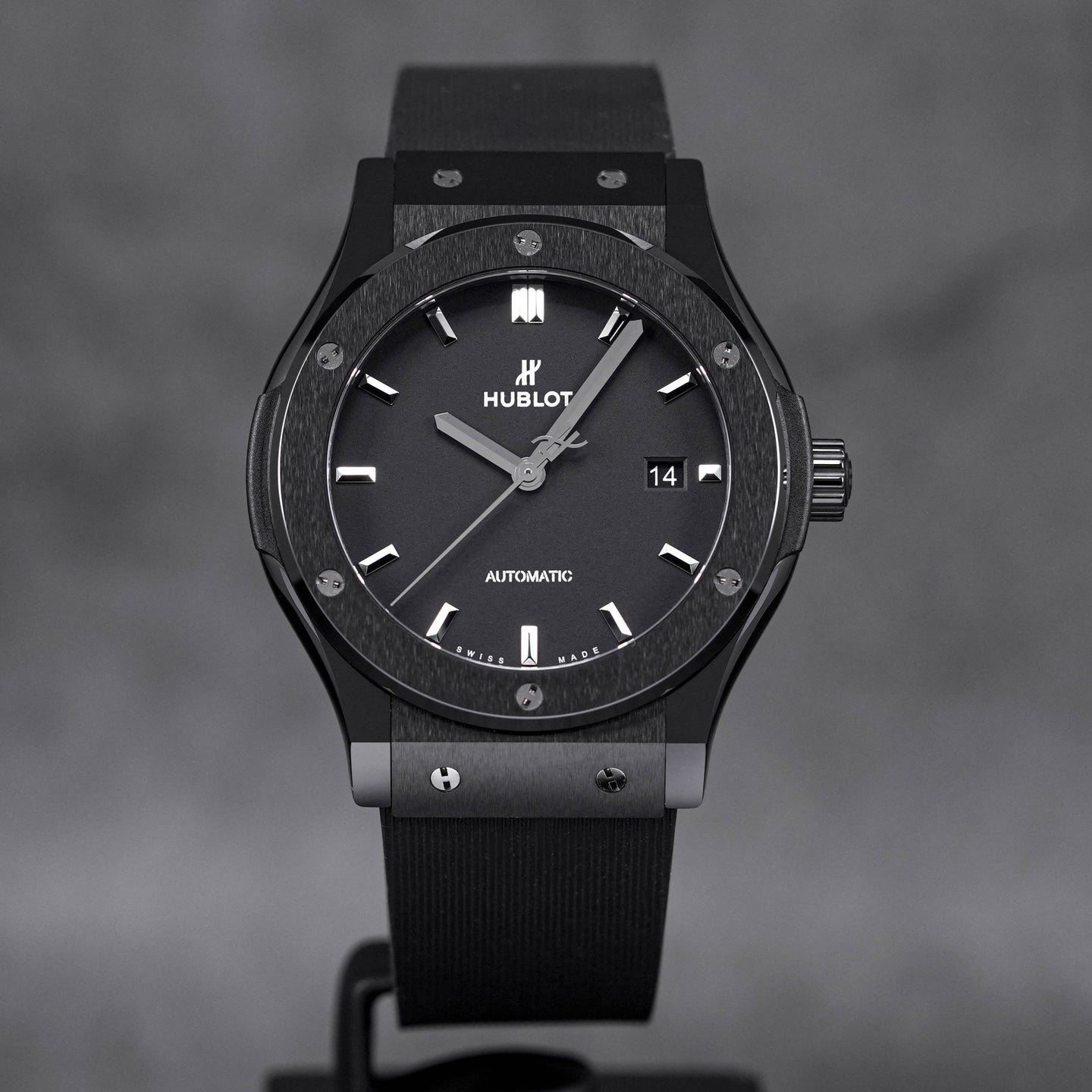 CLASSIC FUSION 42MM BLACK MAGIC (2023)