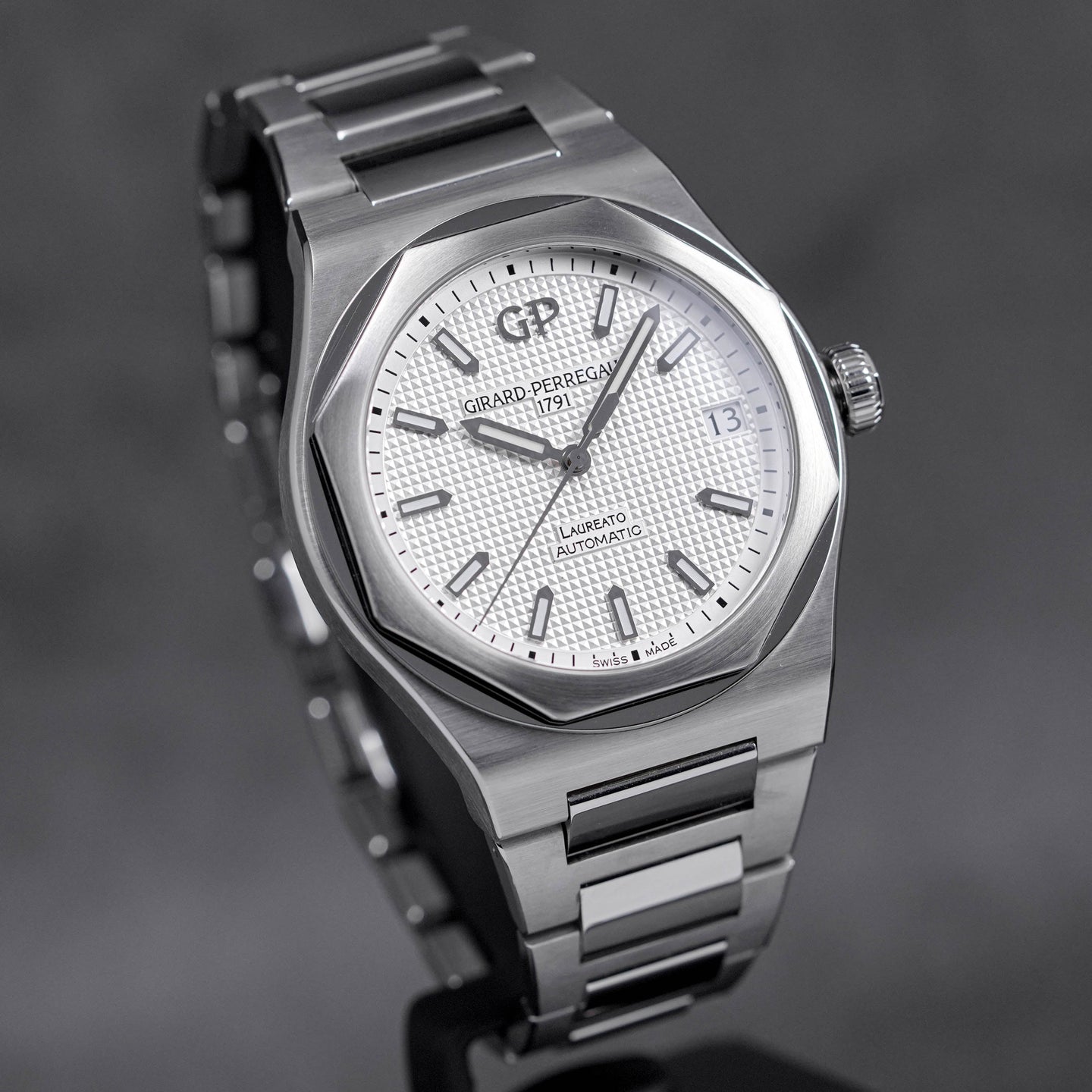 Girard Perregaux Laureato White