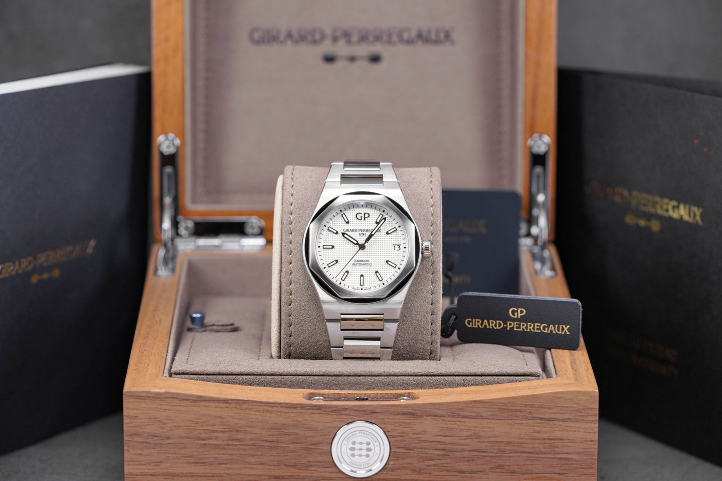 Girard Perregaux Laureato White